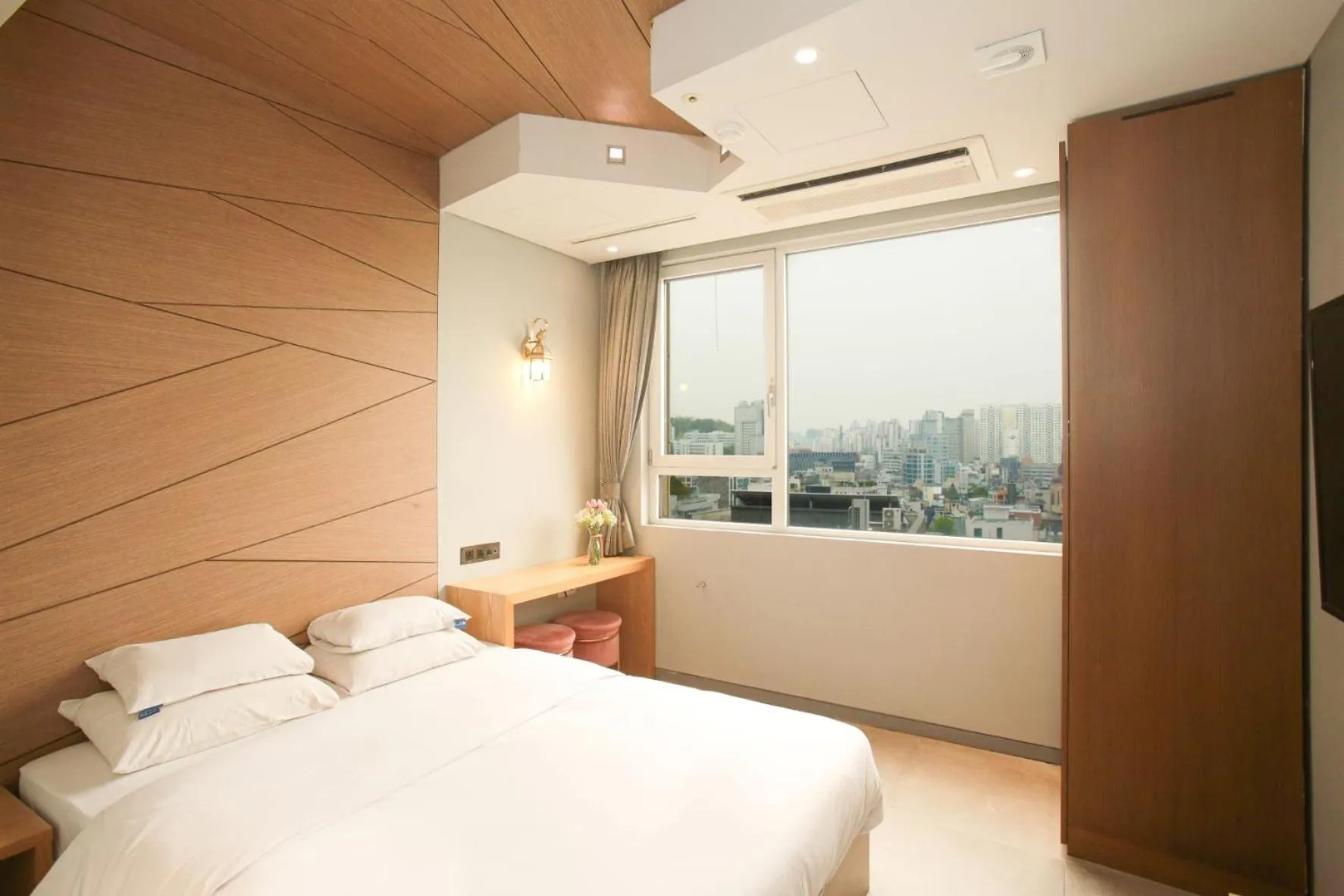 Bed in Hotel The Designers Hongdae