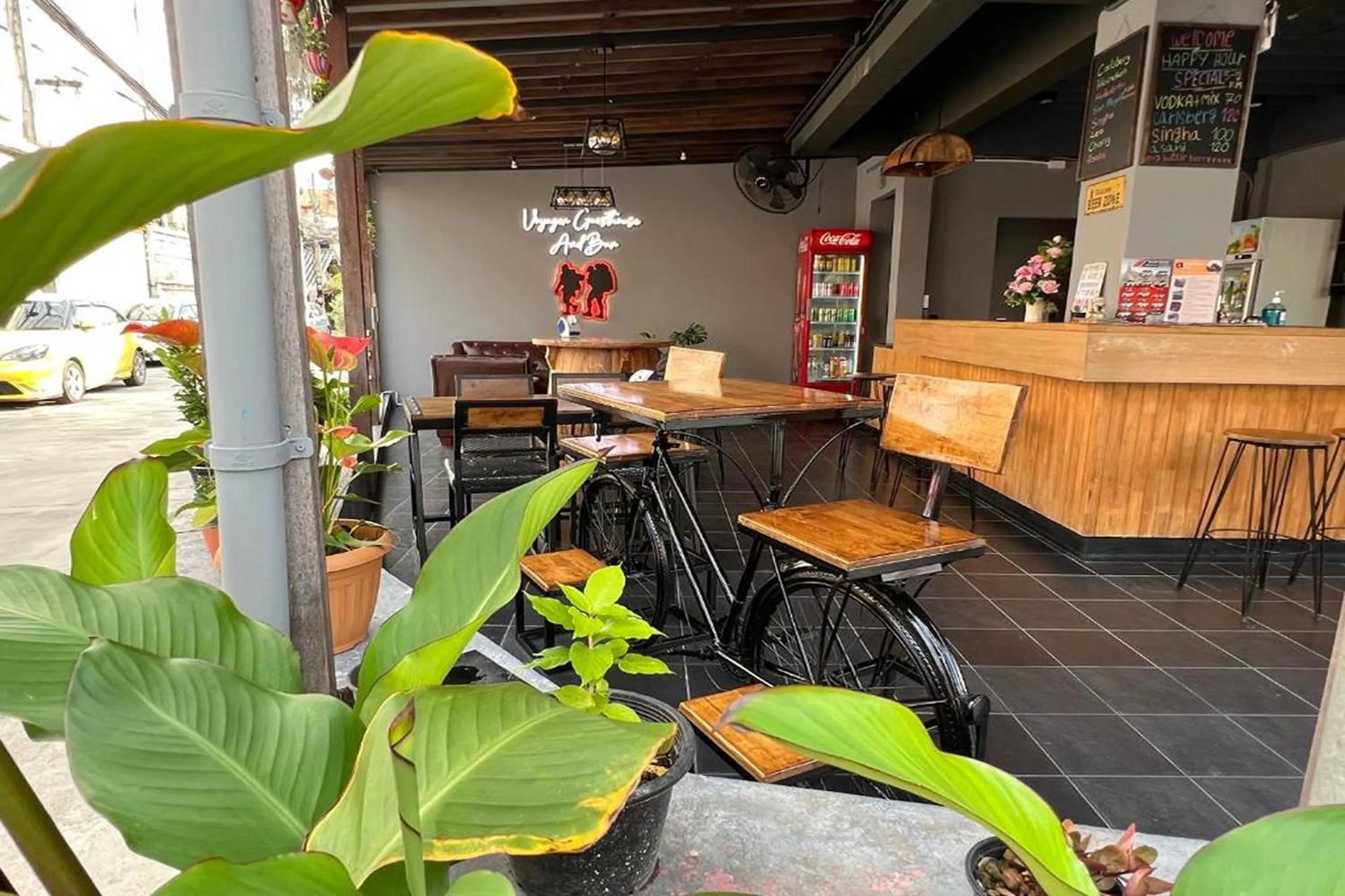 Restaurant/places to eat in The Voyager Guesthouse