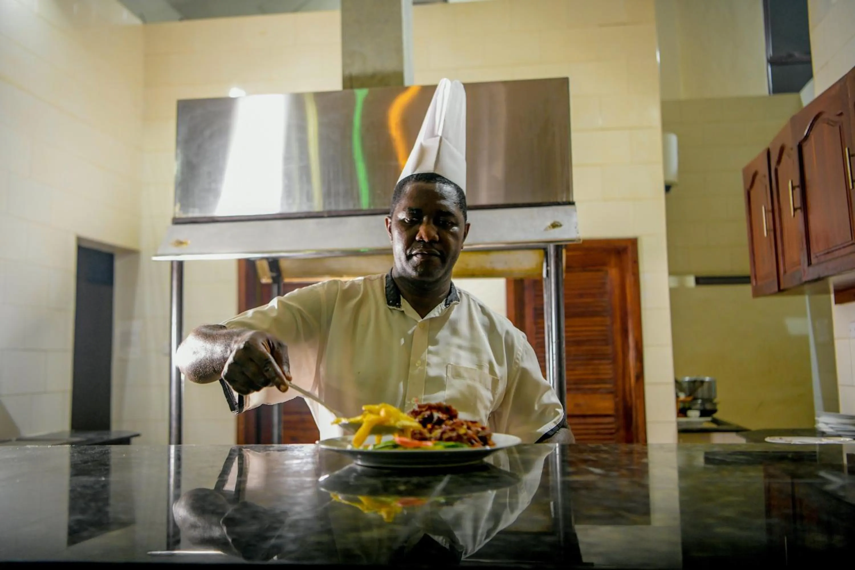 Restaurant/places to eat in Samanene Hotel