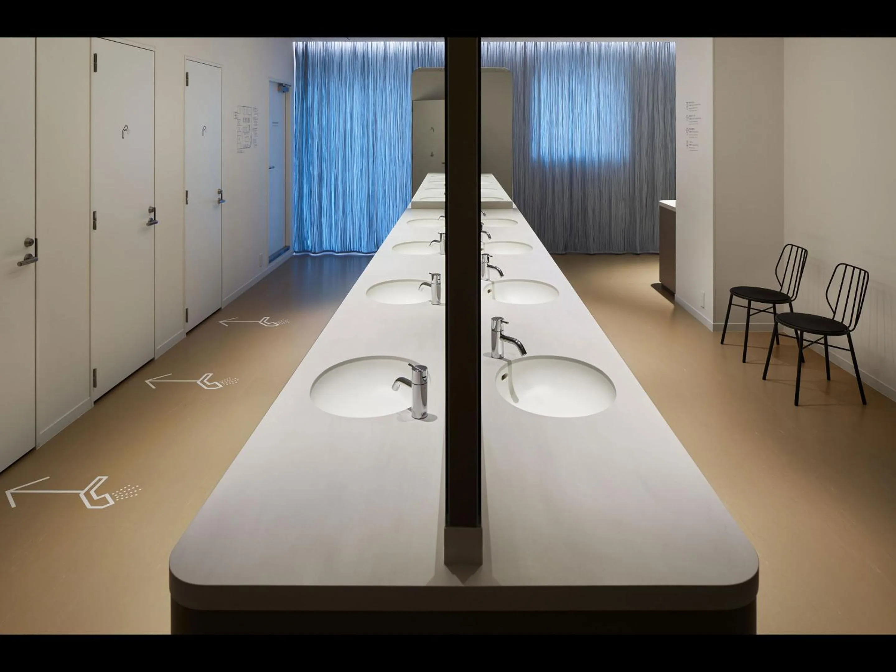 Bathroom in 9h nine hours Ningyocho