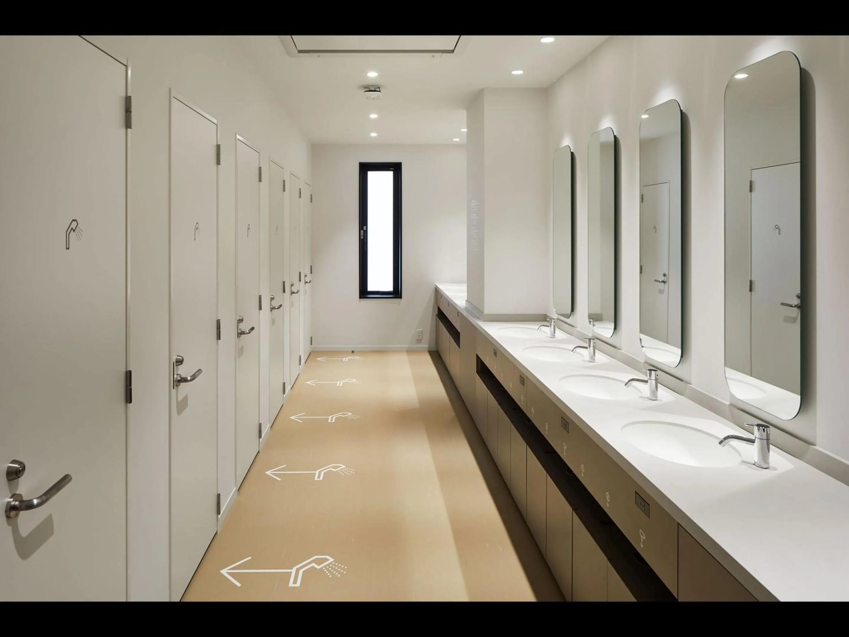 Bathroom in 9h nine hours Ningyocho