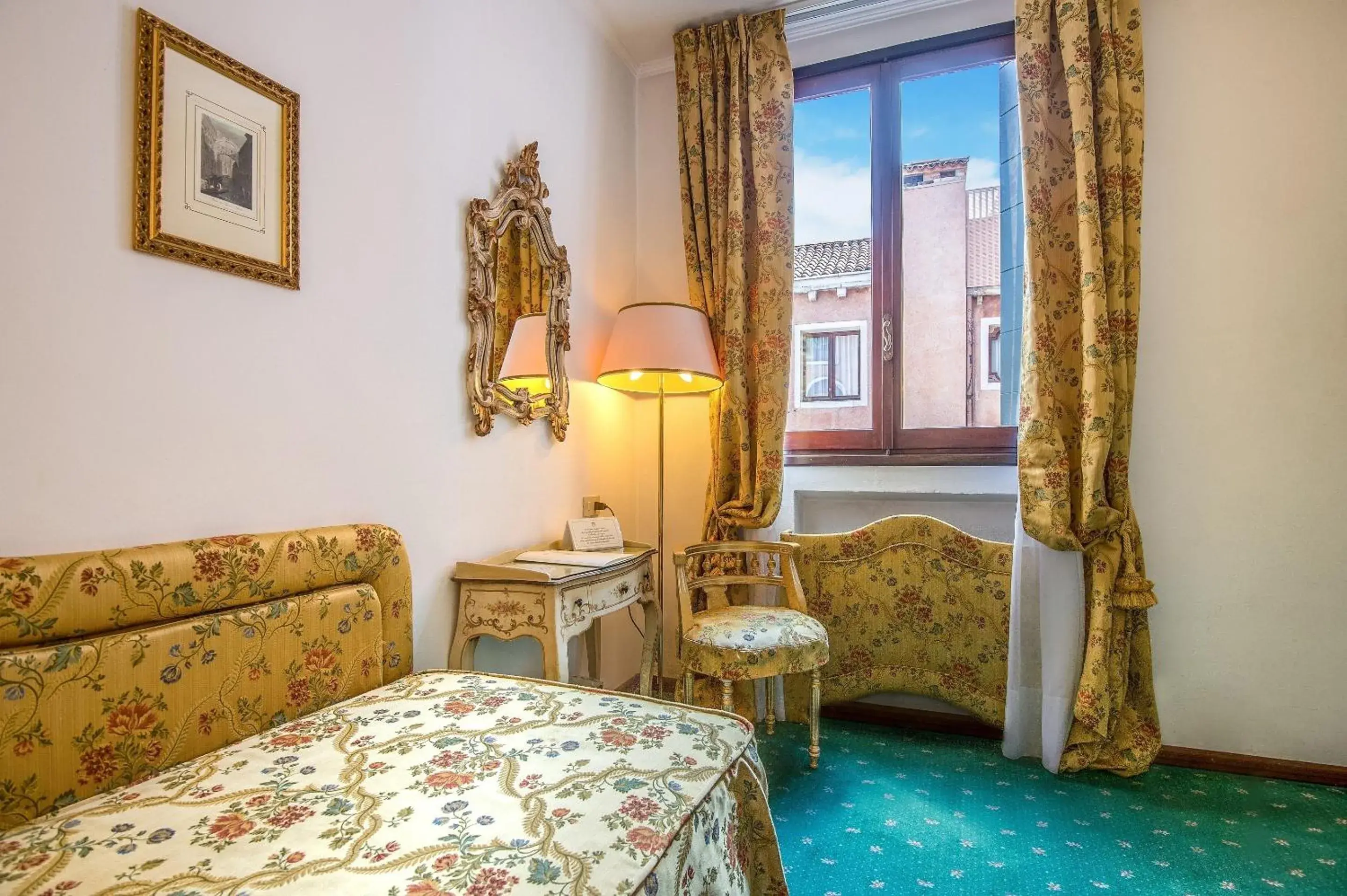 Classic Single Room in Hotel Giorgione Classic Single Room in Hotel Giorgione