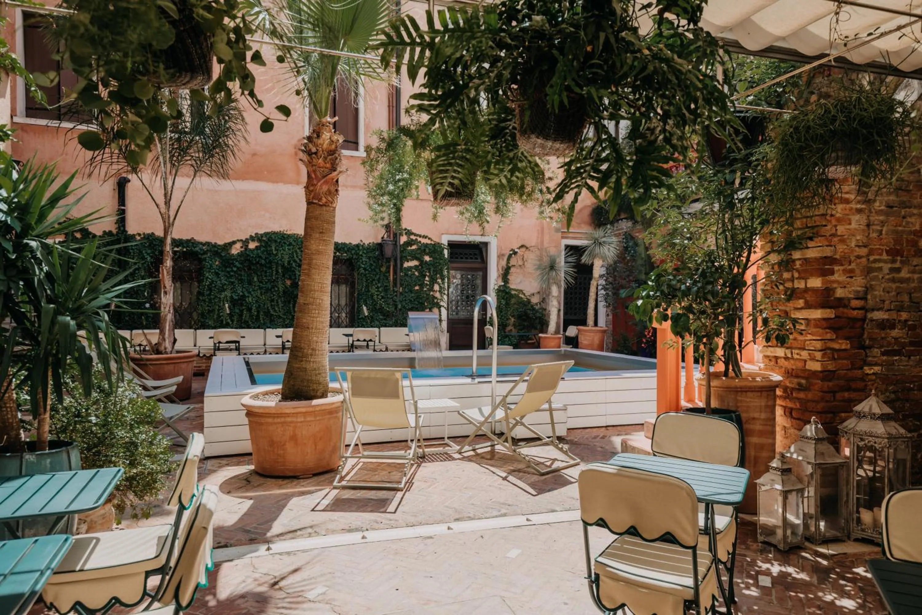 Hot Tub in Hotel Giorgione