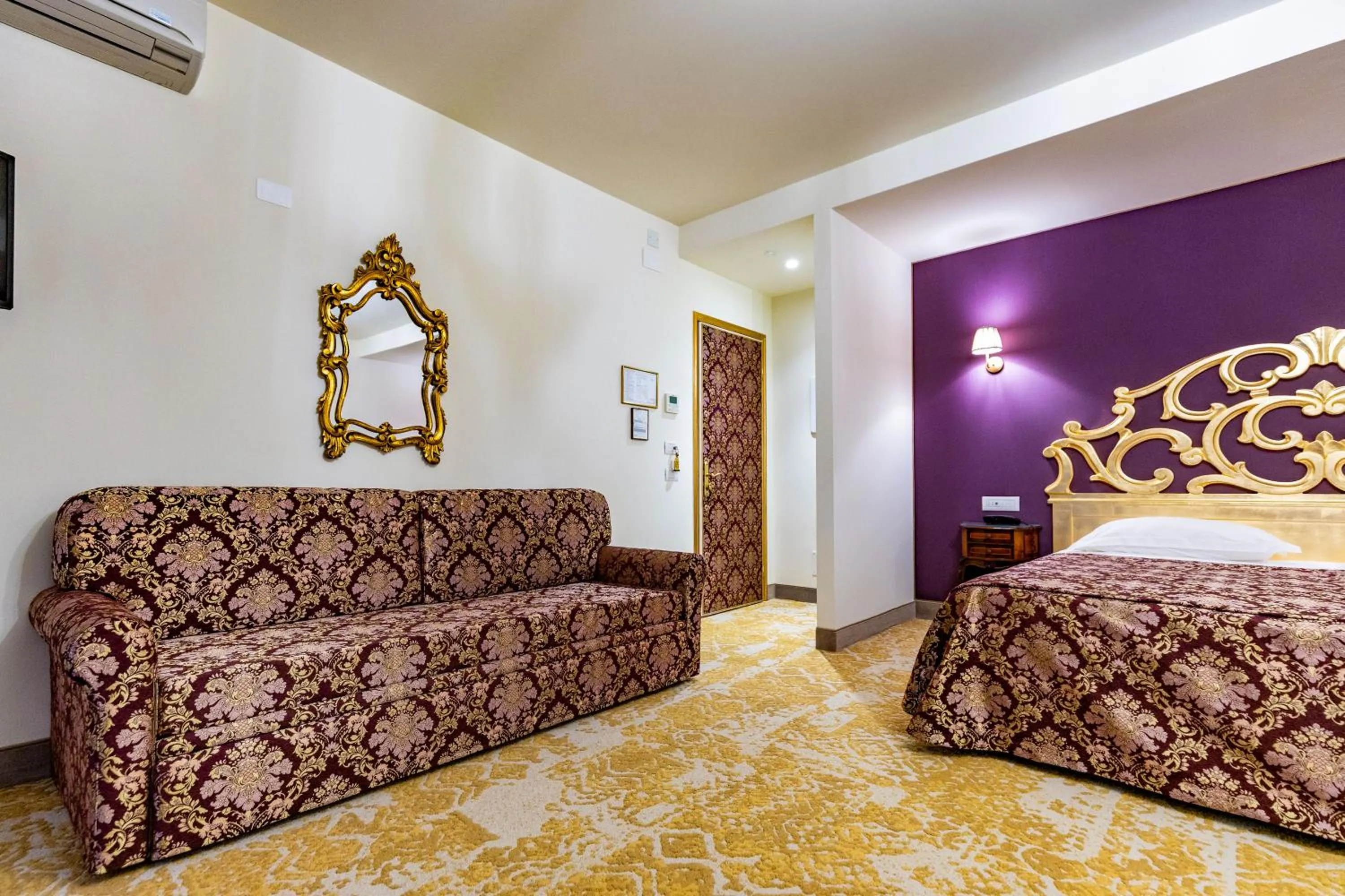 Bedroom, Bed in Hotel Giorgione