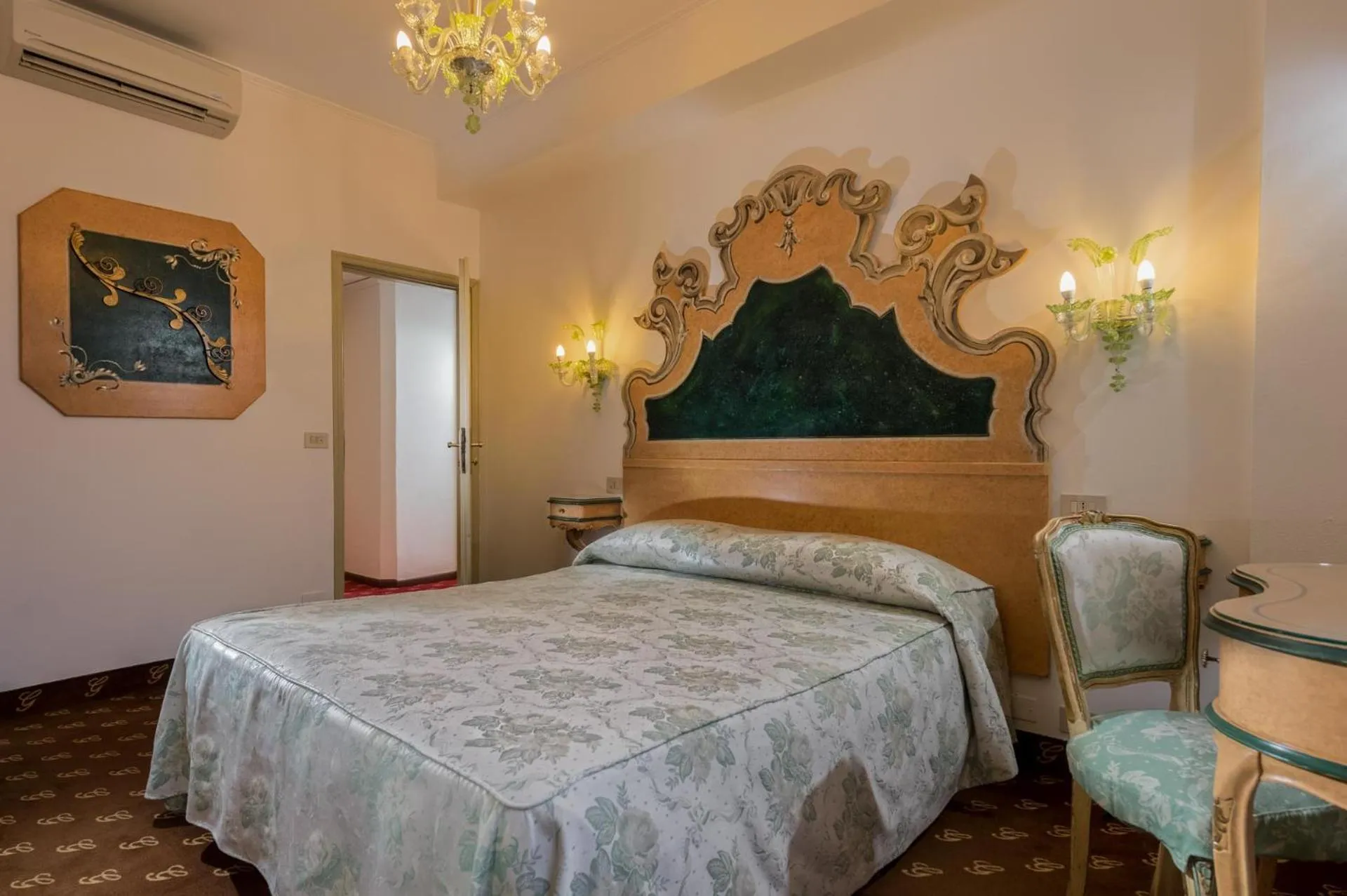 Bedroom, Bed in Hotel Giorgione
