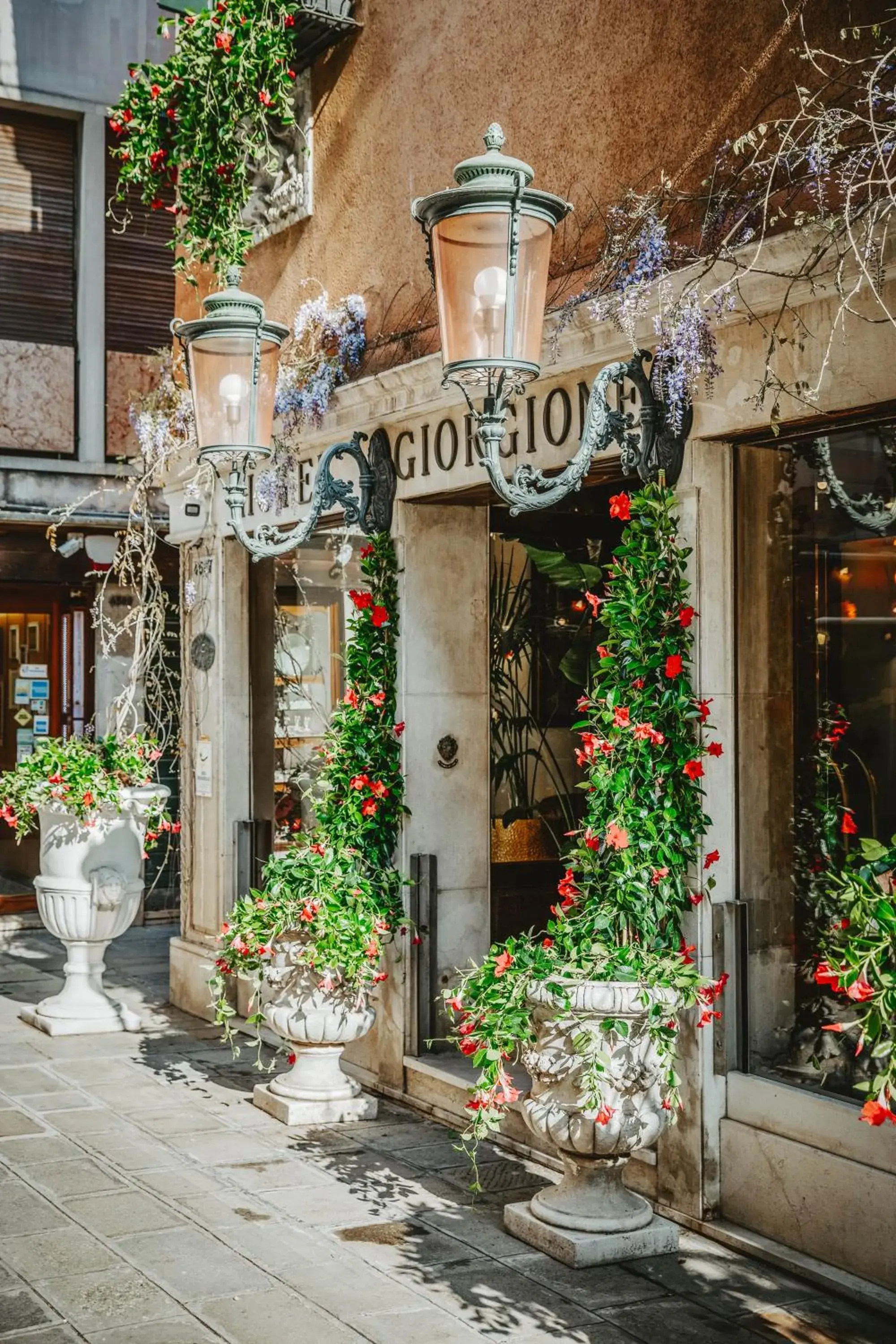 Facade/entrance in Hotel Giorgione Facade/entrance in Hotel Giorgione