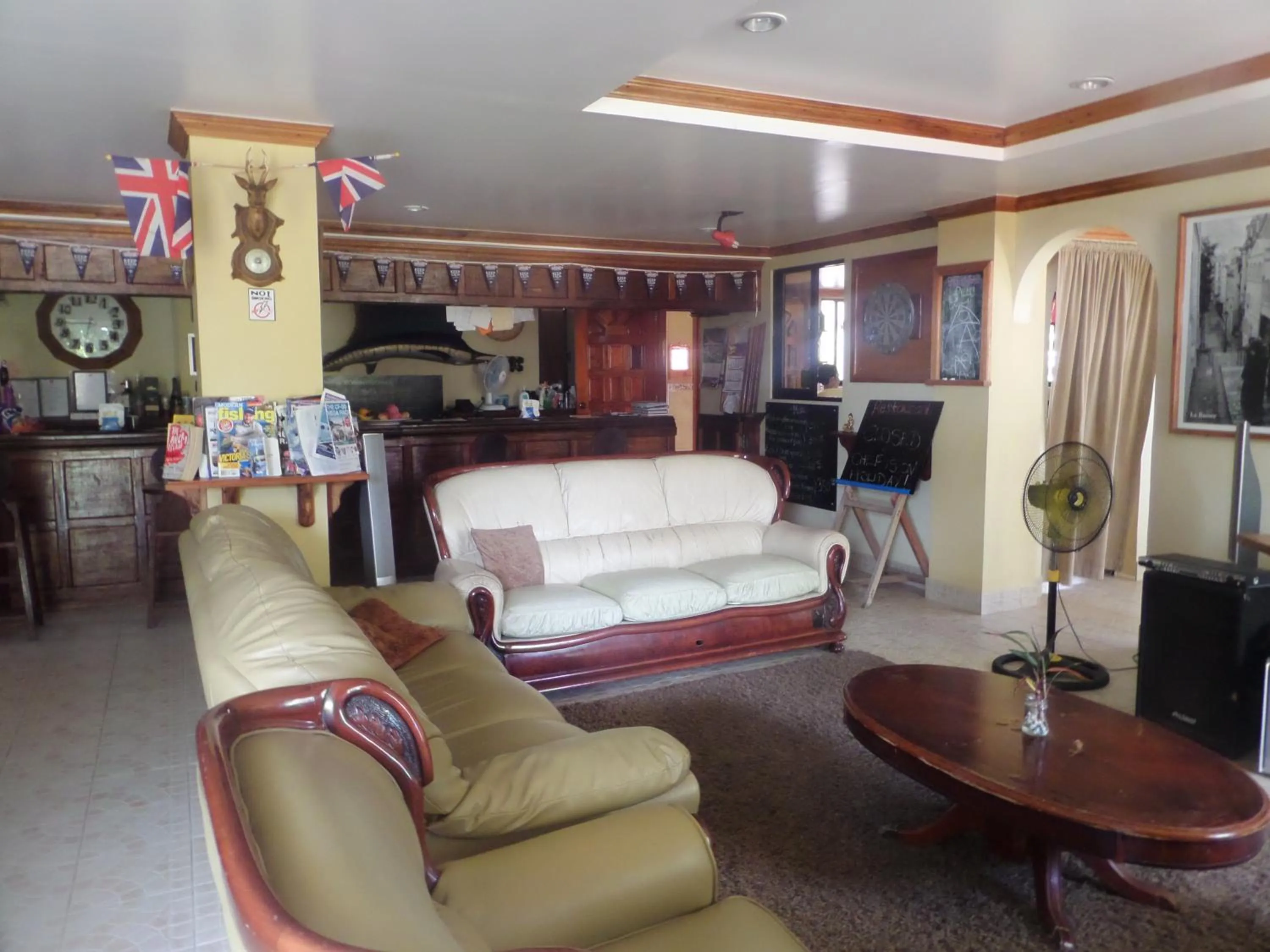 Communal lounge/ TV room in Sailfishbay Surf And Big Game Fishing Lodge