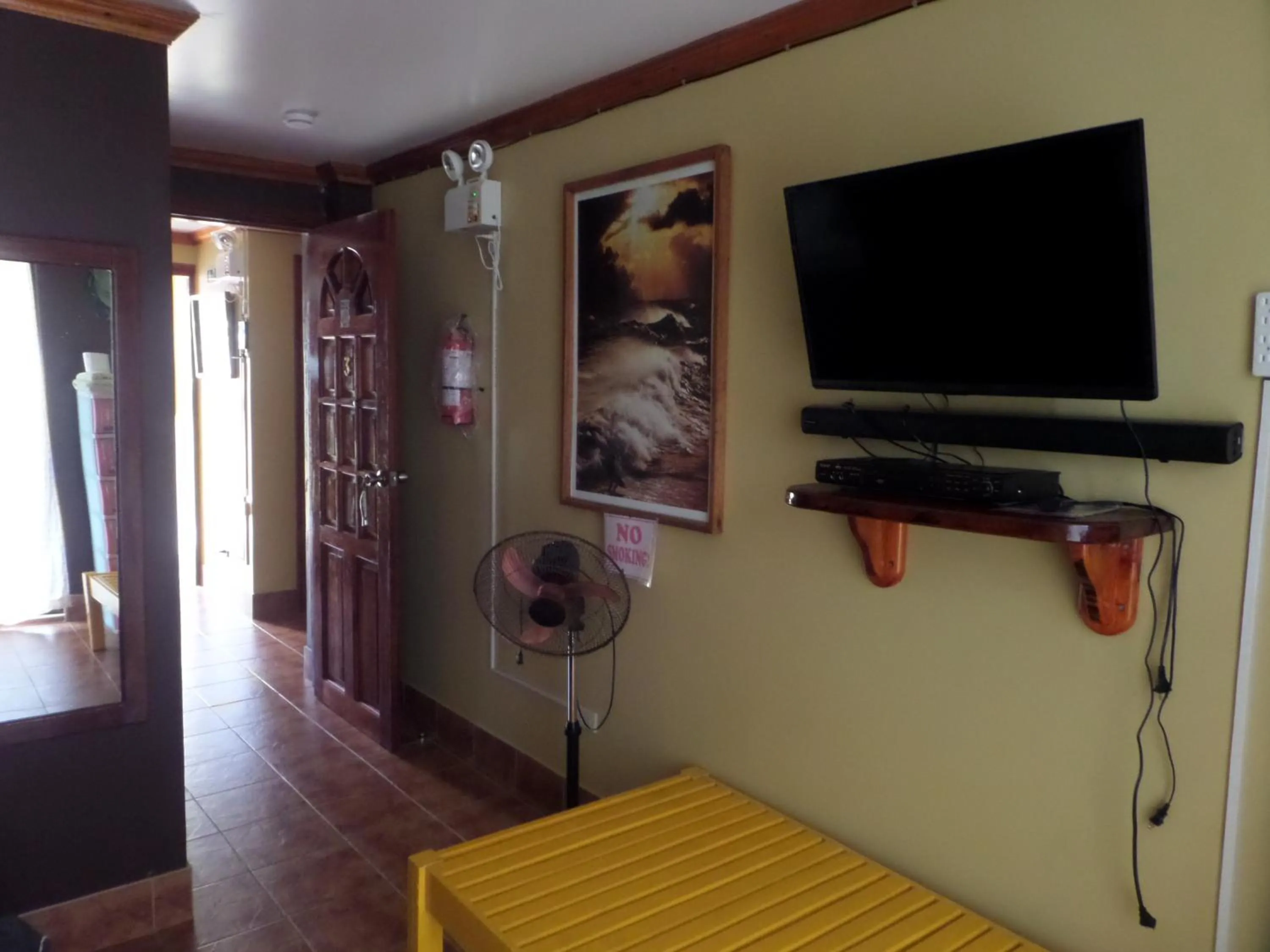 TV and multimedia in Sailfishbay Surf And Big Game Fishing Lodge