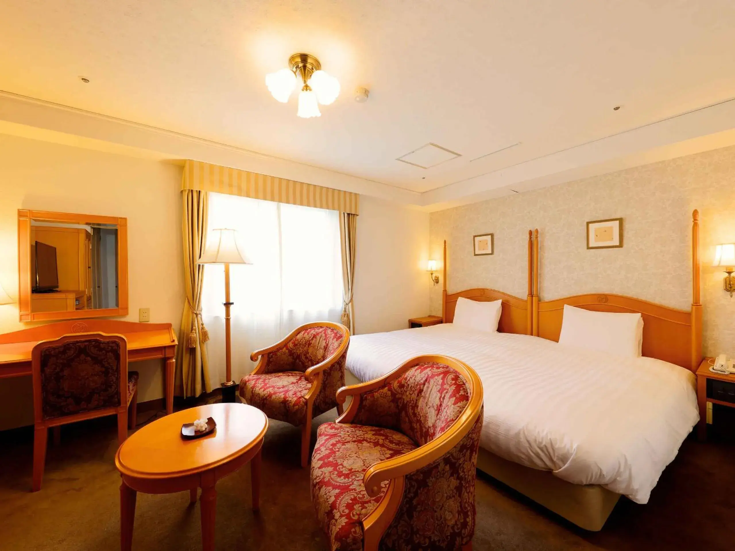 Photo of the whole room, Bed in Kanazawa Hakuchoro Hotel Sanraku -Natural Hot Spring- Photo of the whole room, Bed in Kanazawa Hakuchoro Hotel Sanraku -Natural Hot Spring-