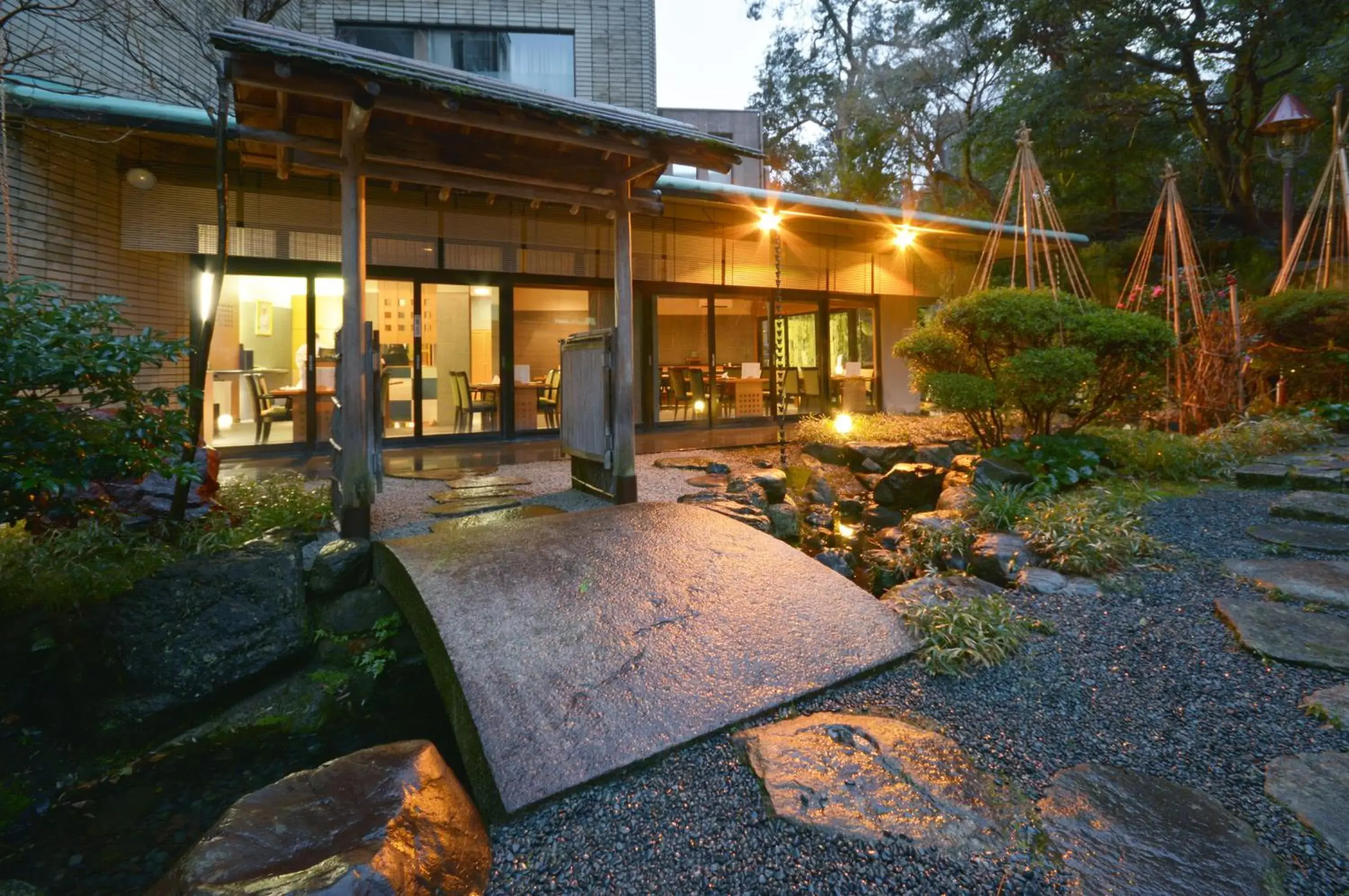 Property building in Kanazawa Hakuchoro Hotel Sanraku -Natural Hot Spring- Property building in Kanazawa Hakuchoro Hotel Sanraku -Natural Hot Spring-