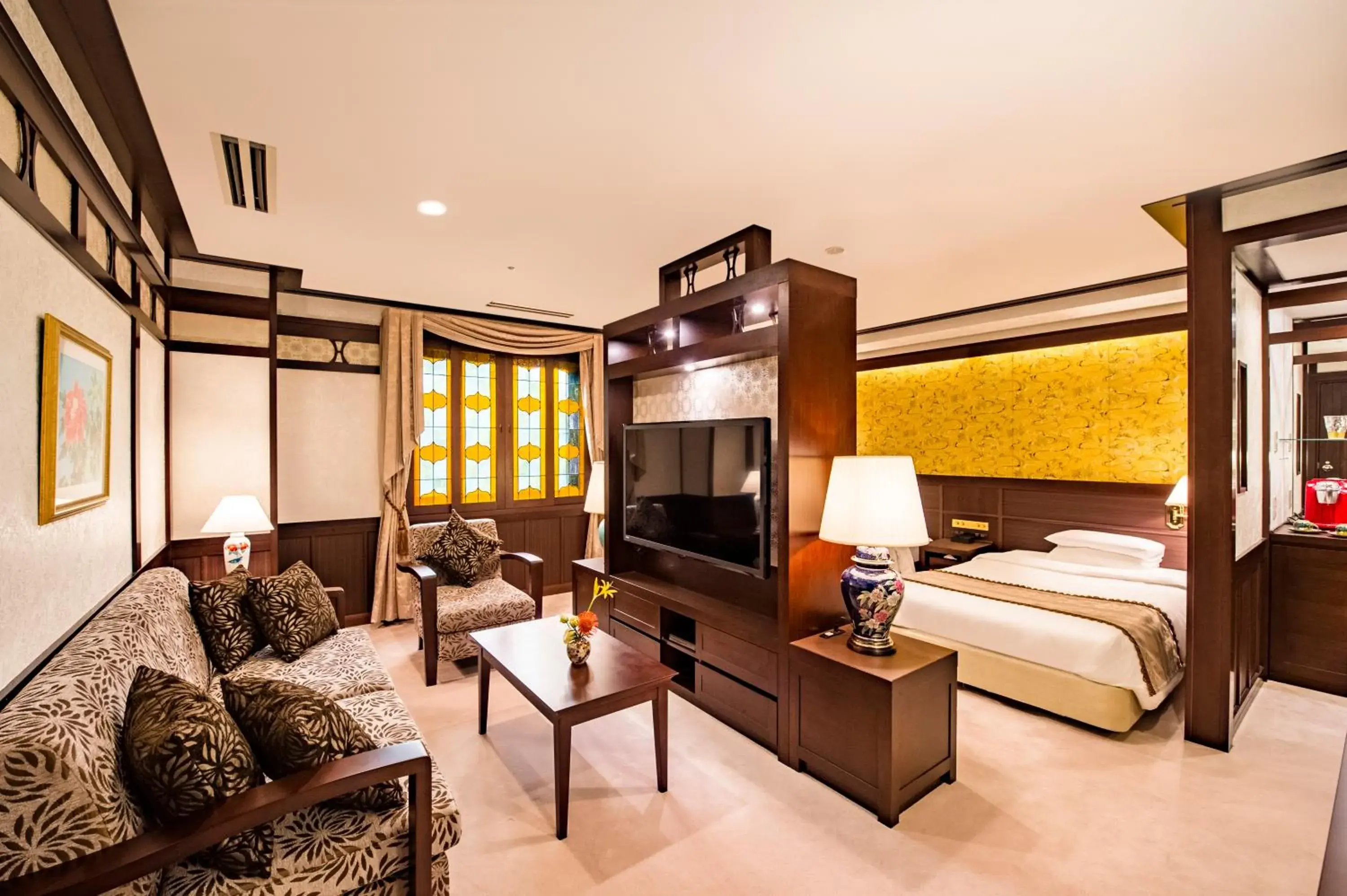 Photo of the whole room, Bed in Kanazawa Hakuchoro Hotel Sanraku -Natural Hot Spring- Photo of the whole room, Bed in Kanazawa Hakuchoro Hotel Sanraku -Natural Hot Spring-