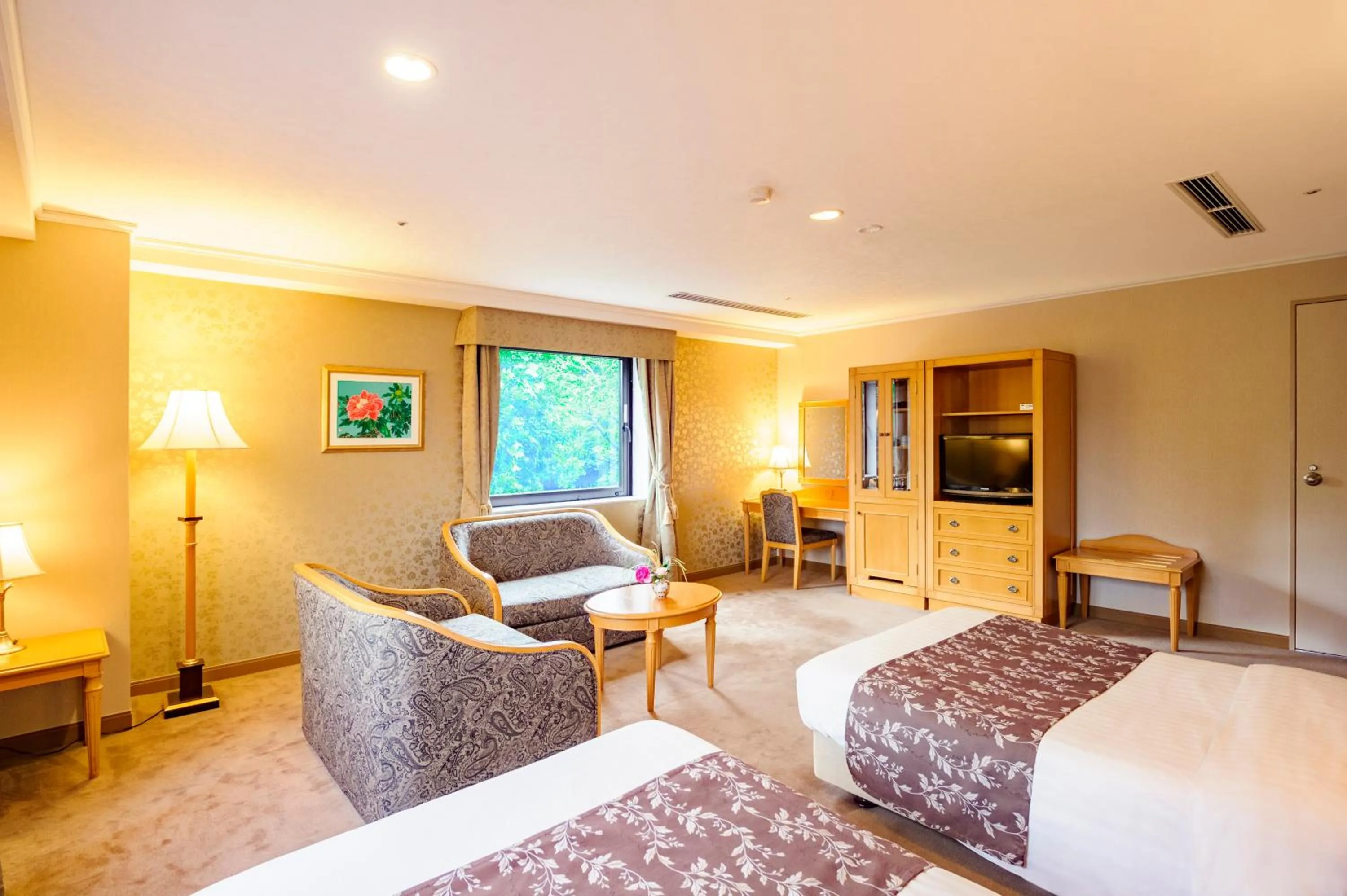 Photo of the whole room, Bed in Kanazawa Hakuchoro Hotel Sanraku -Natural Hot Spring-