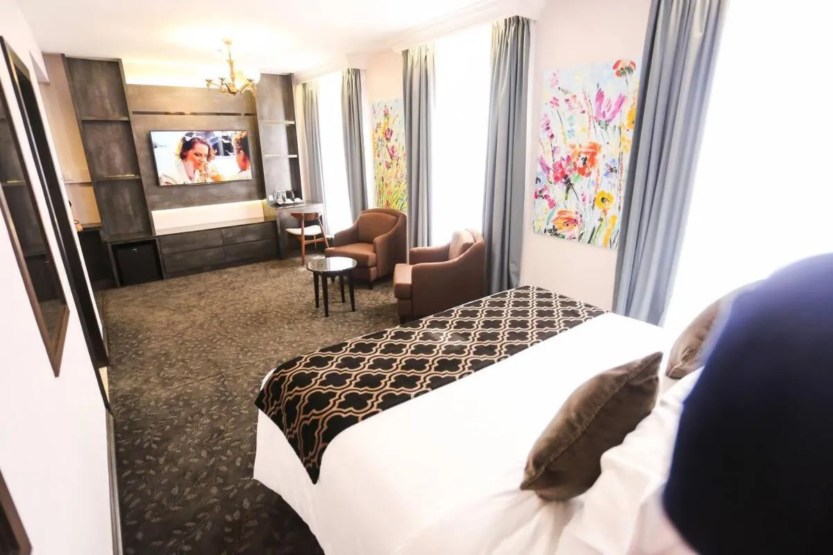 Living room, Bed in HAKO HOTEL JBCC