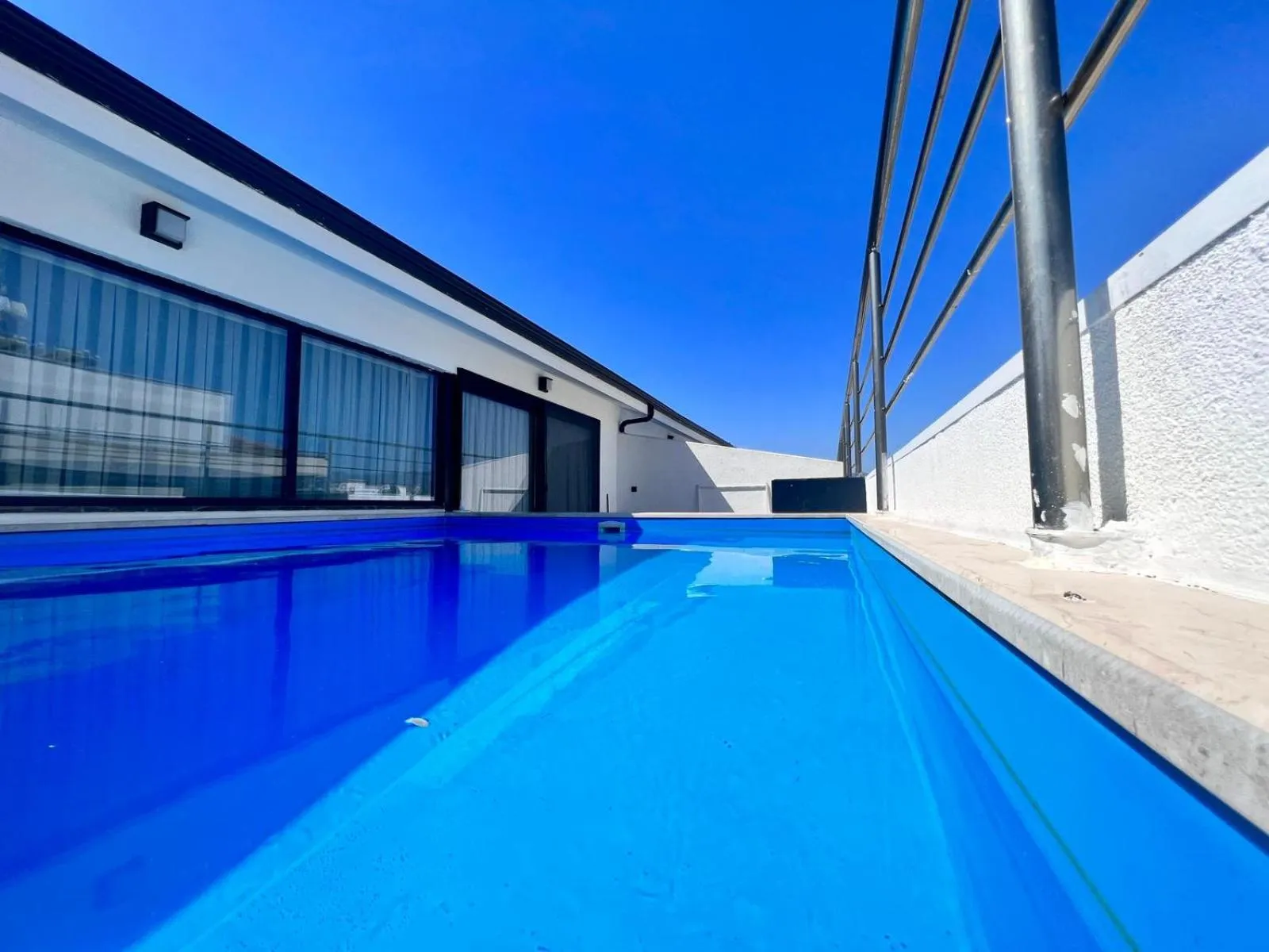 Day in Angel Residence