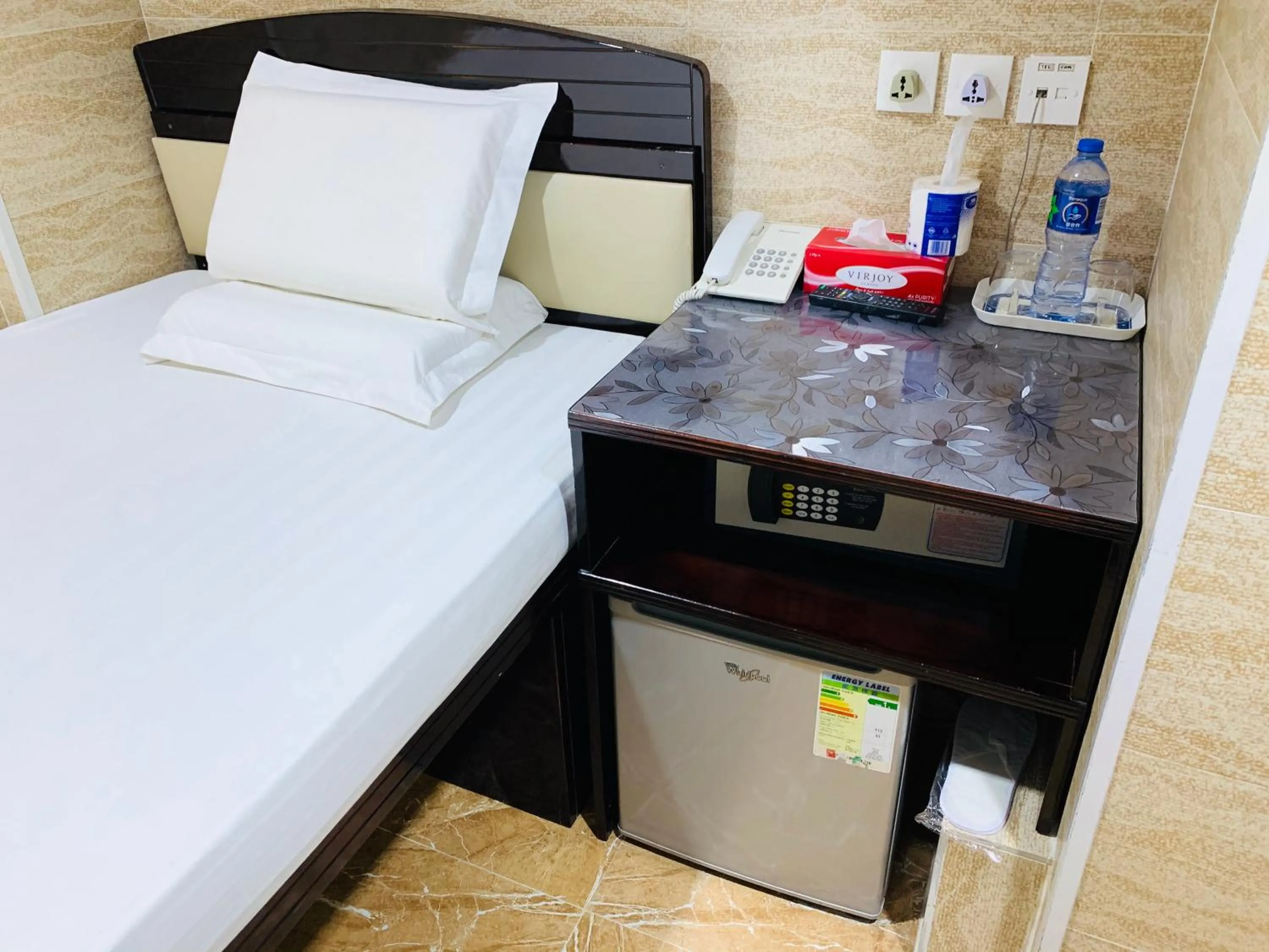 Photo of the whole room, Bed in Sleep Inn