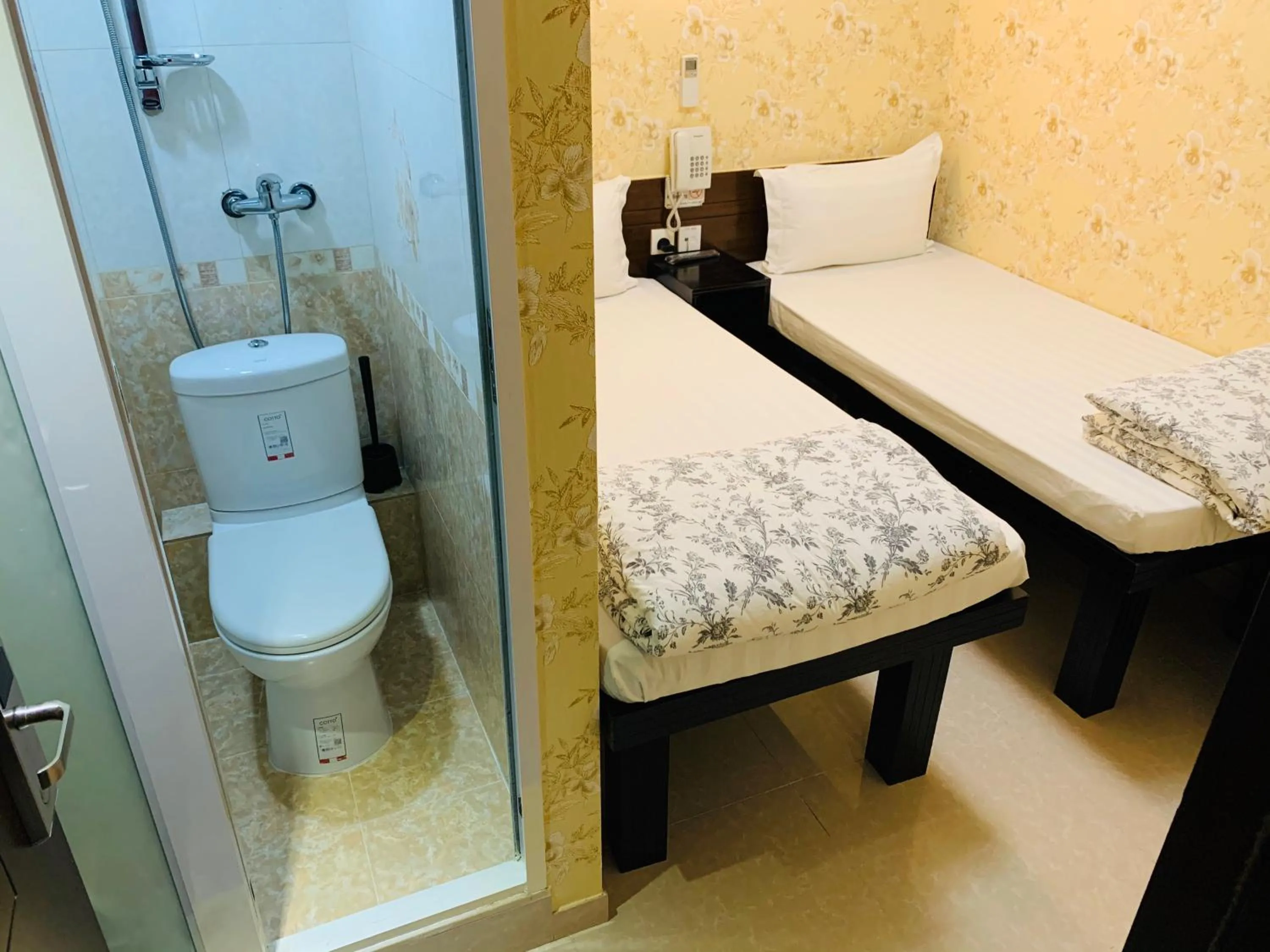 Photo of the whole room, Bed in Sleep Inn