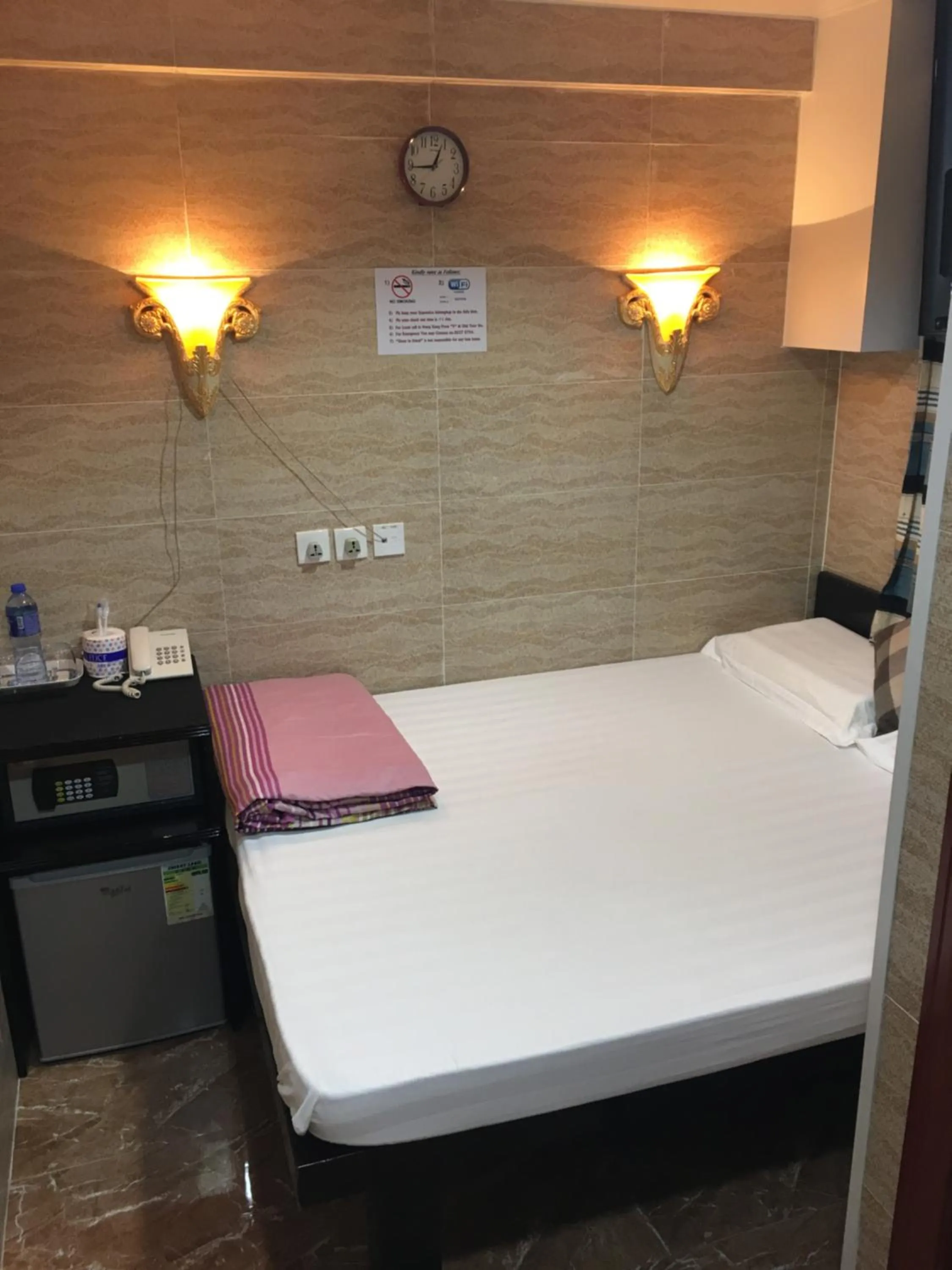 Photo of the whole room, Bed in Sleep Inn