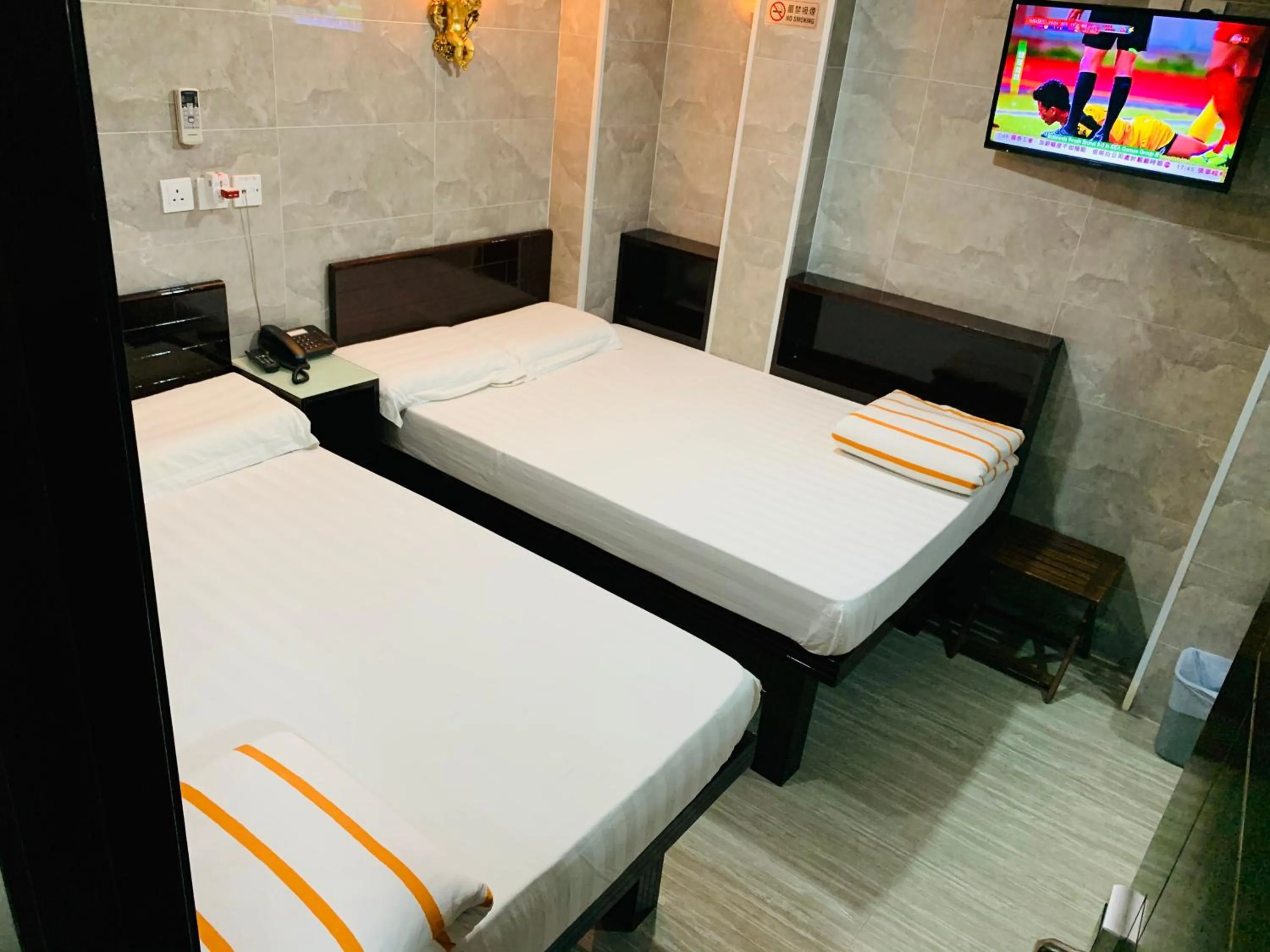 Photo of the whole room, Bed in Sleep Inn