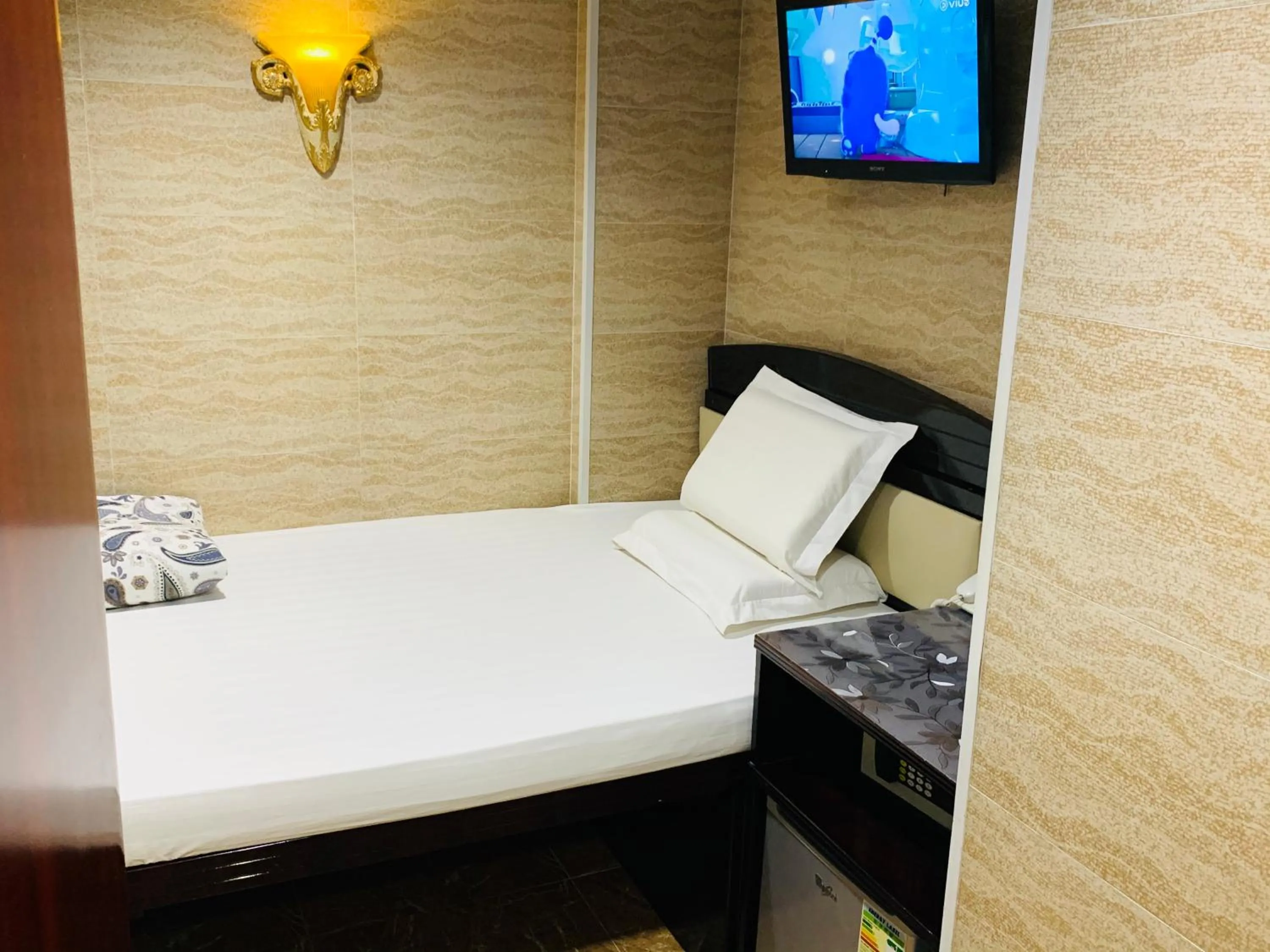 Photo of the whole room, Bed in Sleep Inn