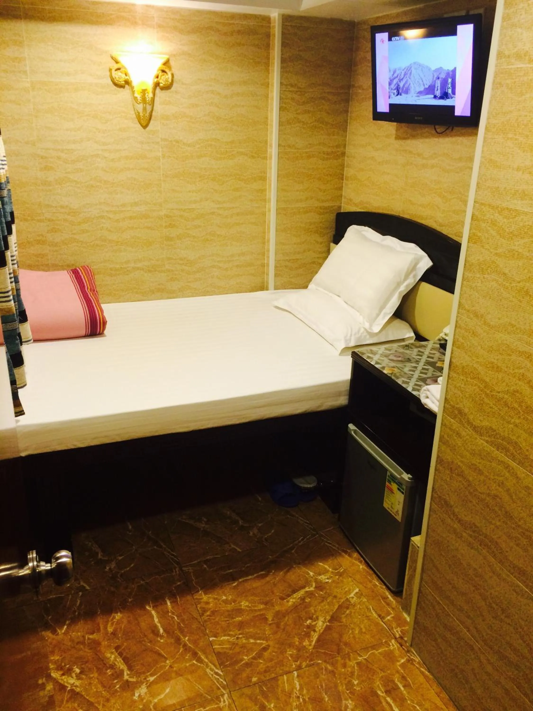 Photo of the whole room, Bed in Sleep Inn