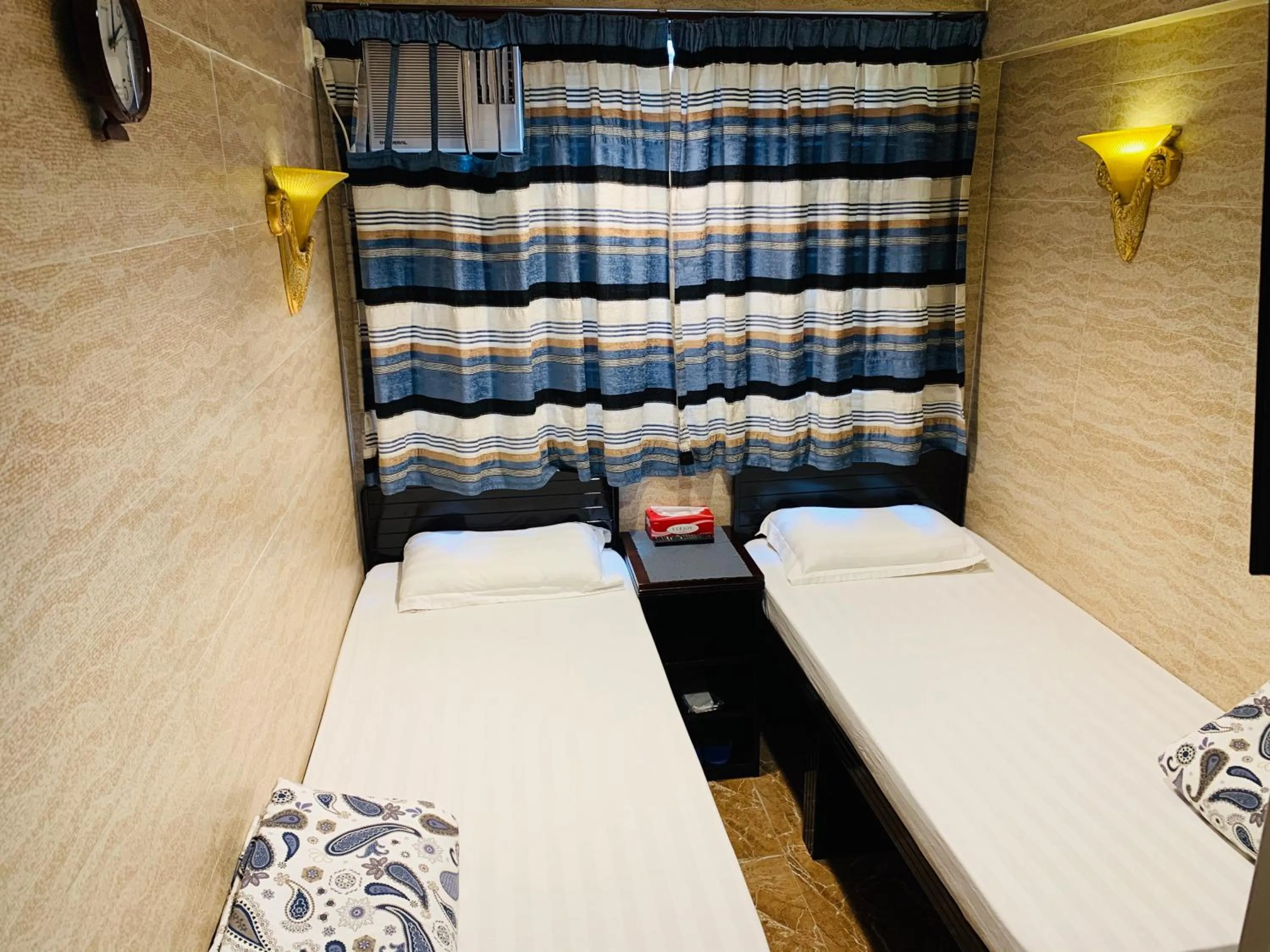 Photo of the whole room, Bed in Sleep Inn