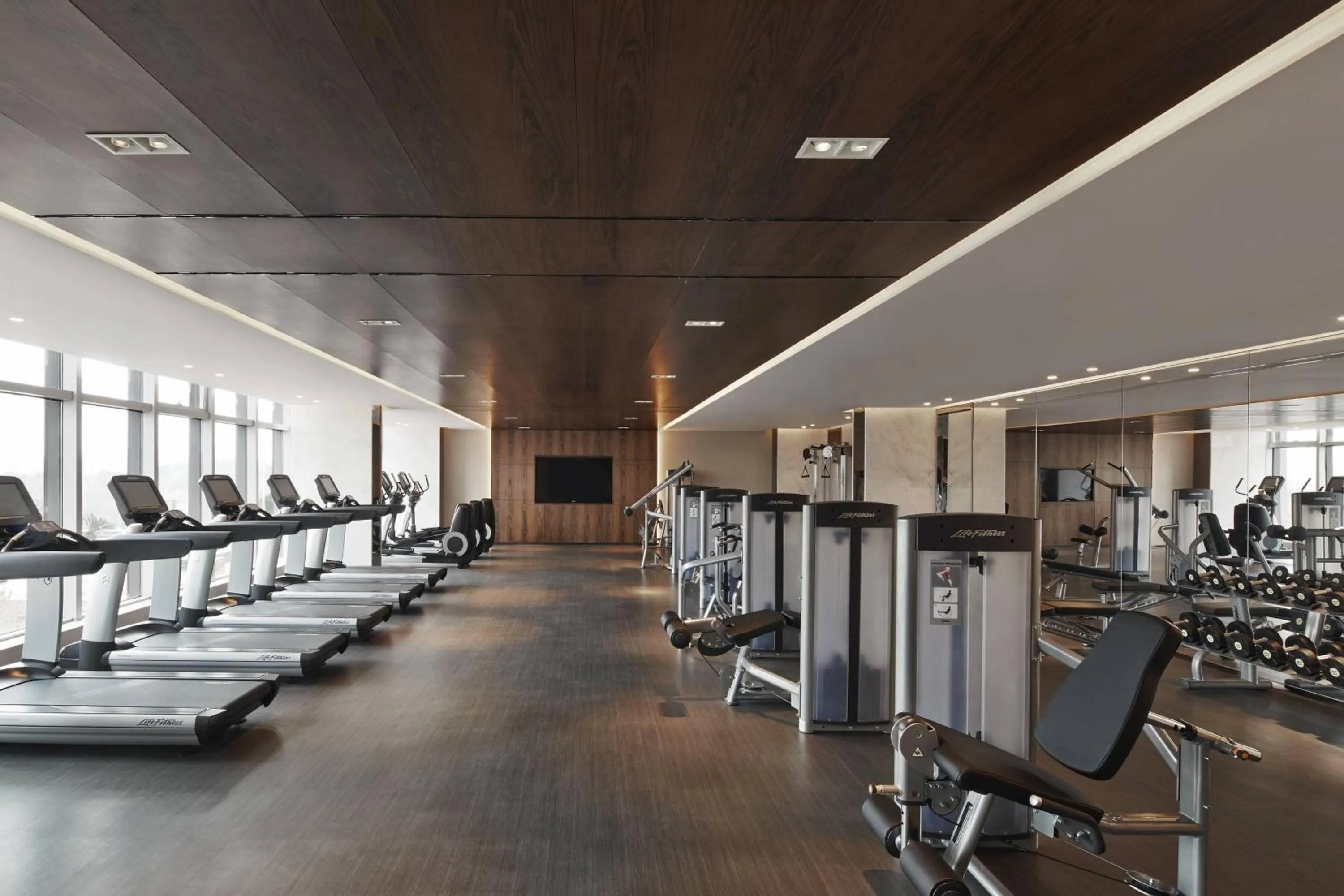 Fitness centre/facilities in Shanghai Marriott Hotel Parkview
