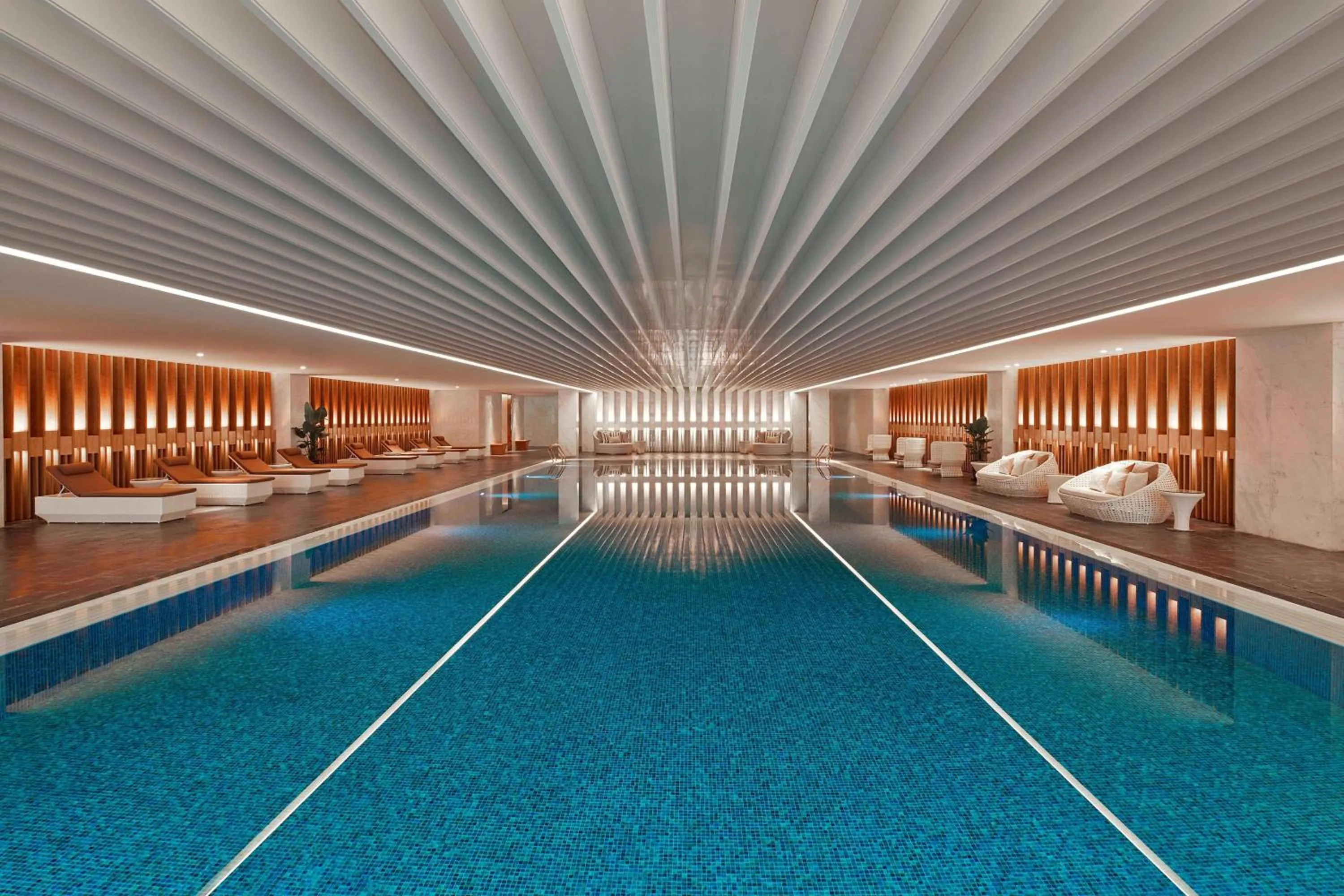 Swimming pool in Shanghai Marriott Hotel Parkview