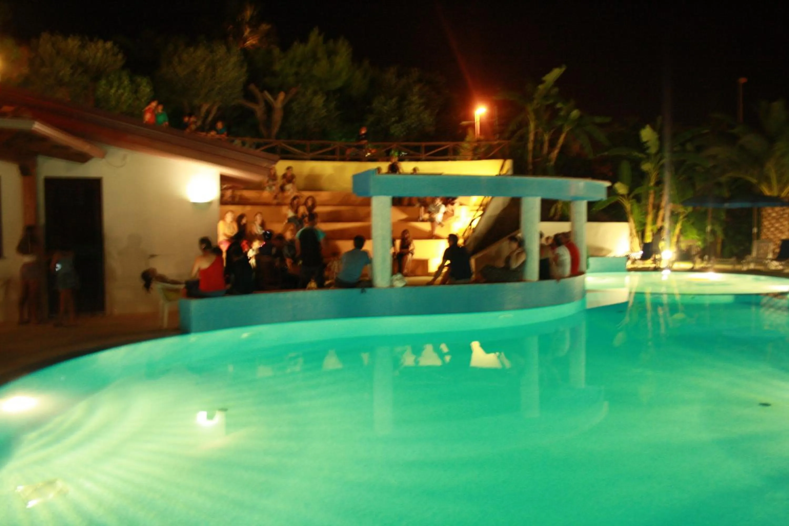 Evening entertainment in Residence Hotel La Taverna