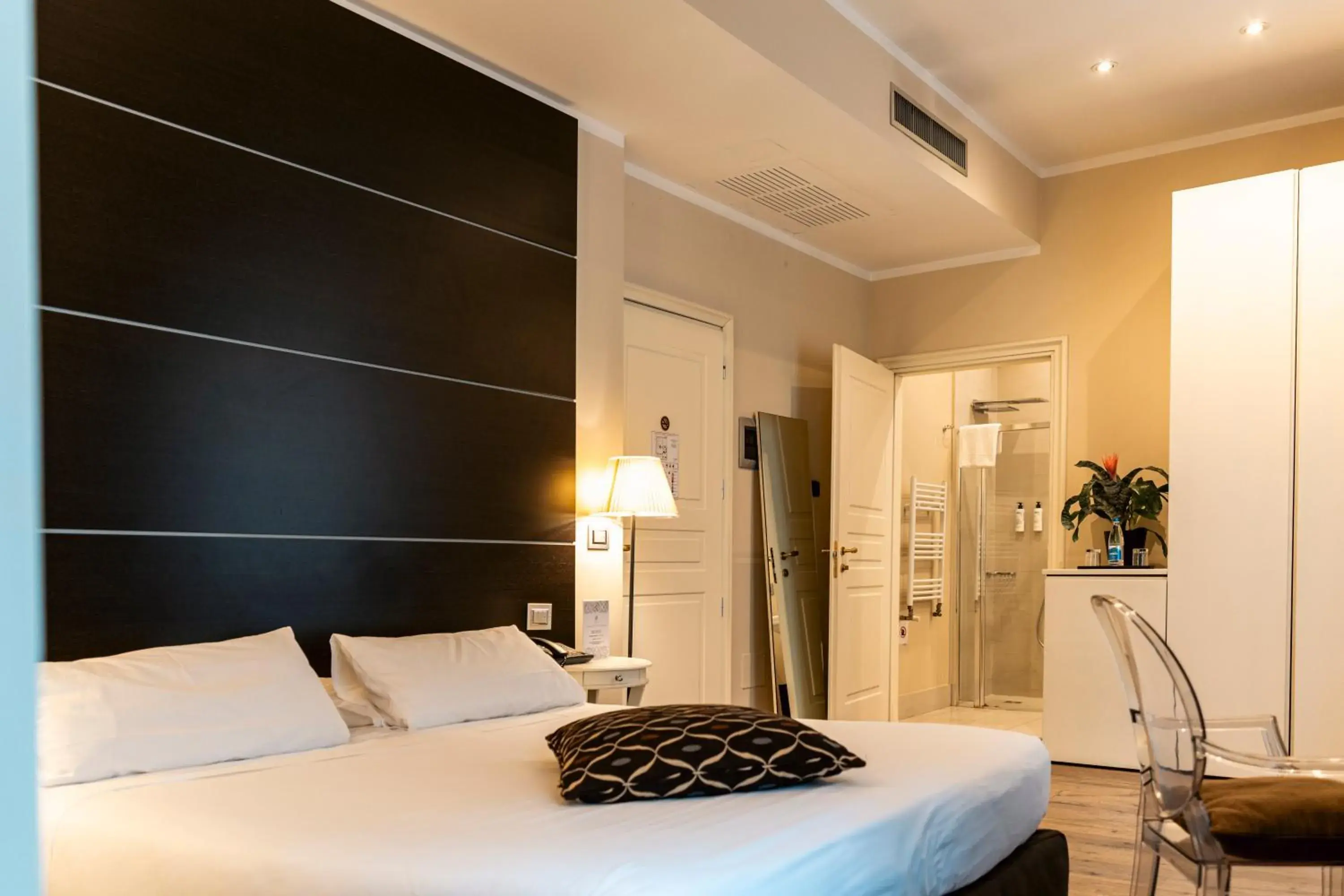 Bed in TownHouse 33 Boutique Hotel Bed in TownHouse 33 Boutique Hotel