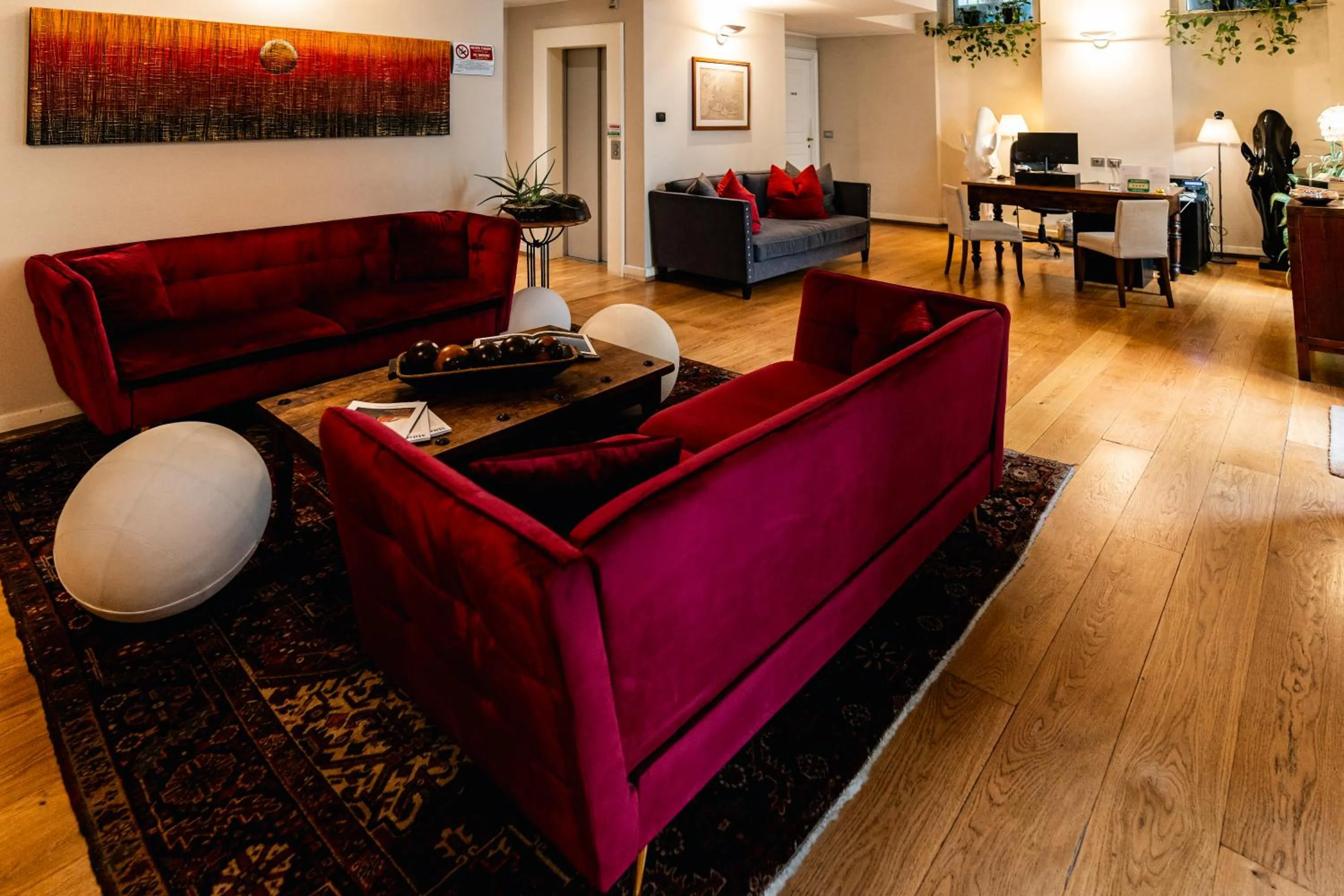 Lobby or reception in TownHouse 33 Boutique Hotel