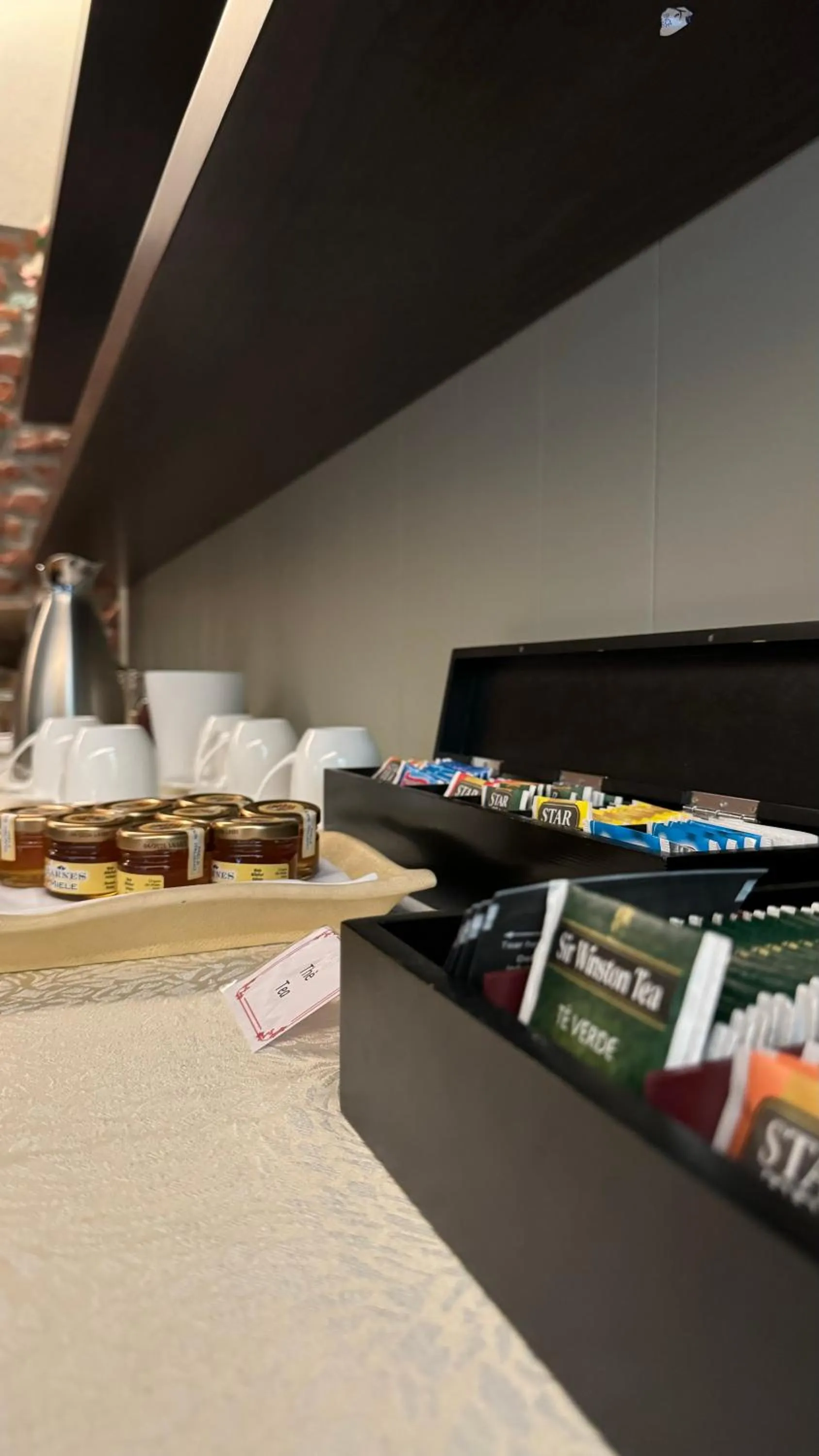 Buffet breakfast in TownHouse 33