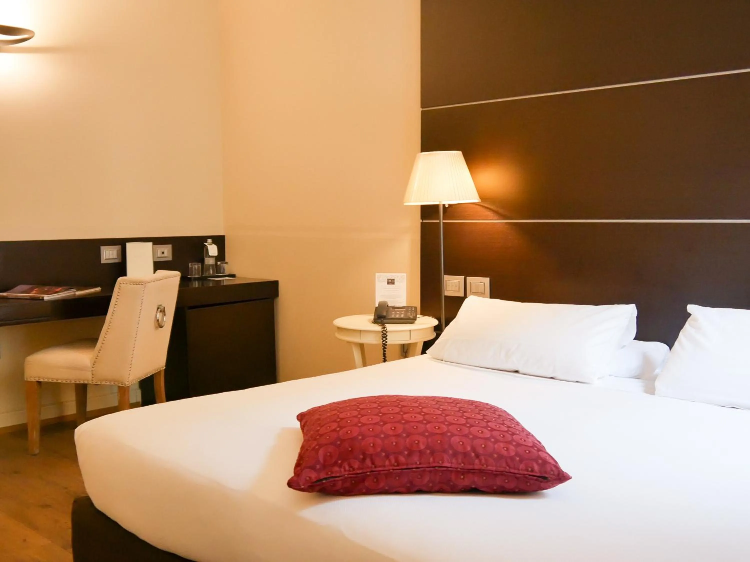 Bed in TownHouse 33 Boutique Hotel