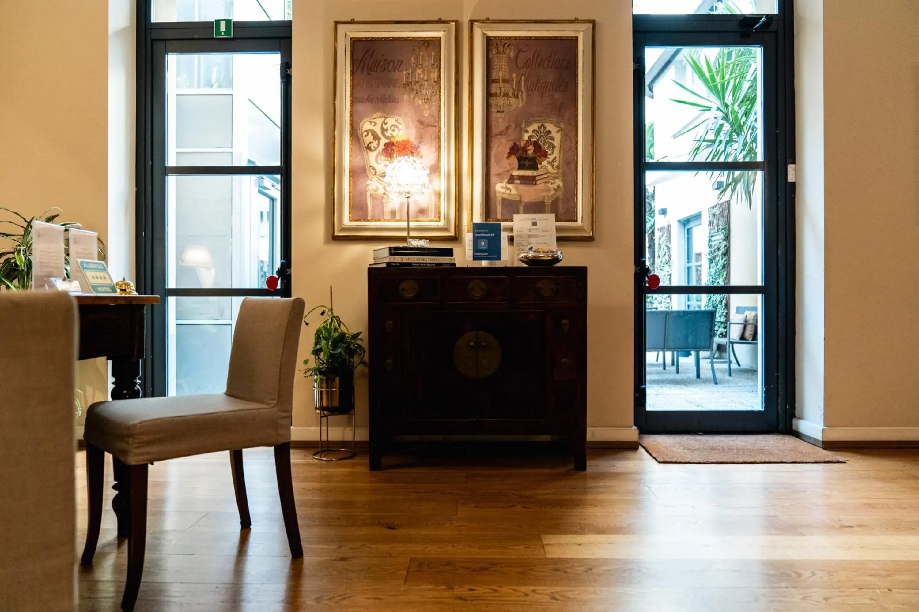 Lobby or reception in TownHouse 33 Boutique Hotel Lobby or reception in TownHouse 33 Boutique Hotel