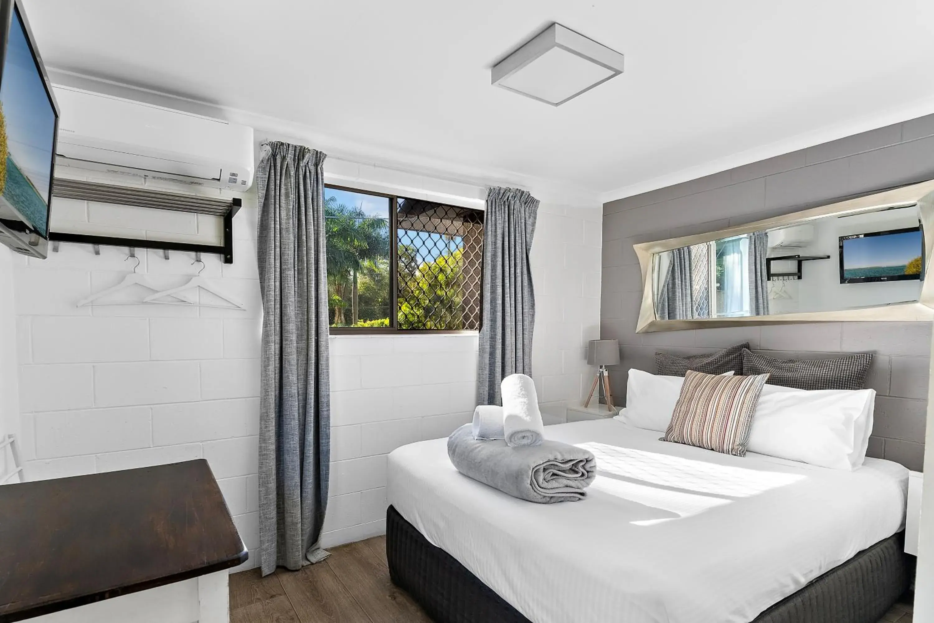Budget Double Room in Buderim Fiesta Motel Budget Double Room in Buderim Fiesta Motel