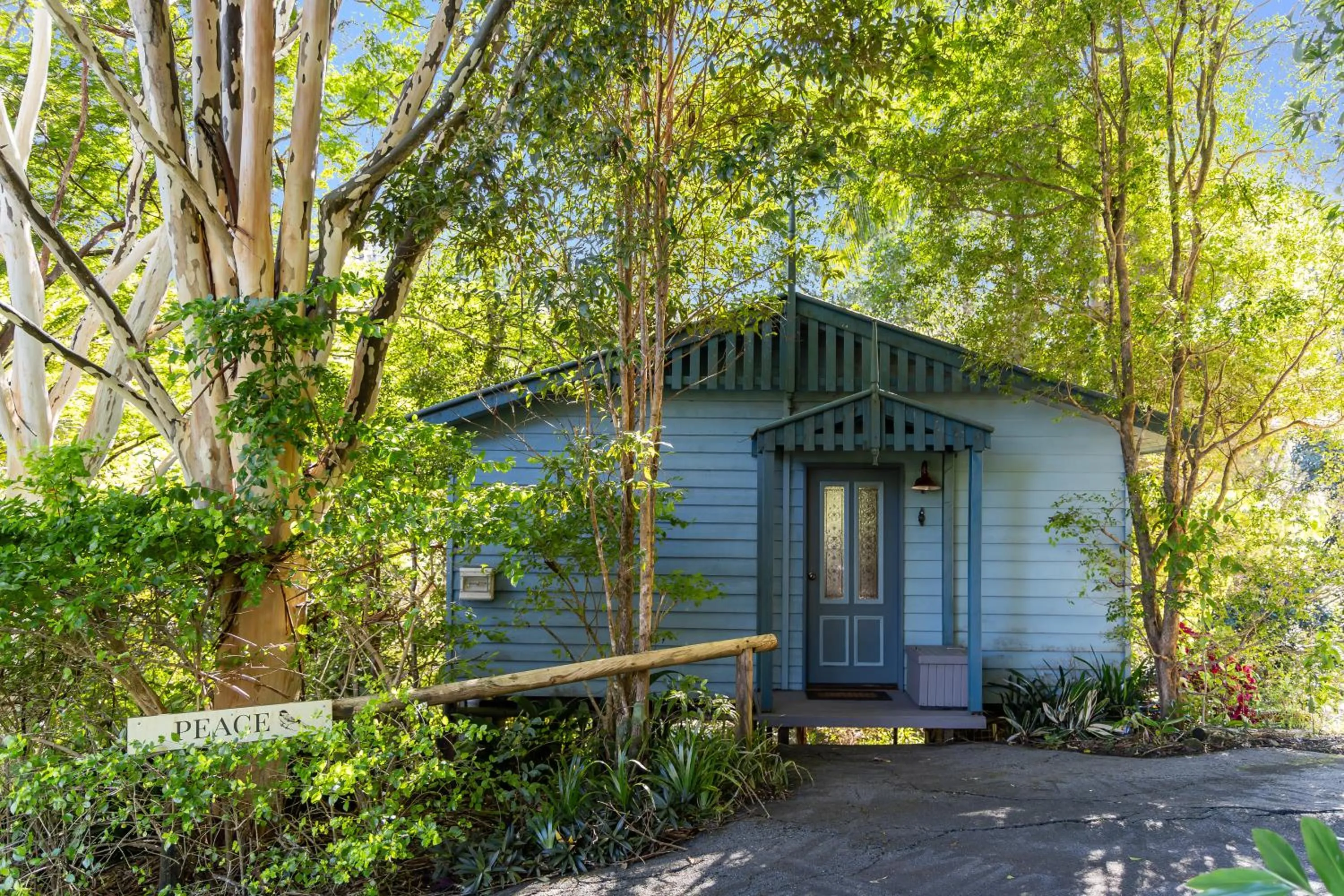 Property building in Montville Country Cabins