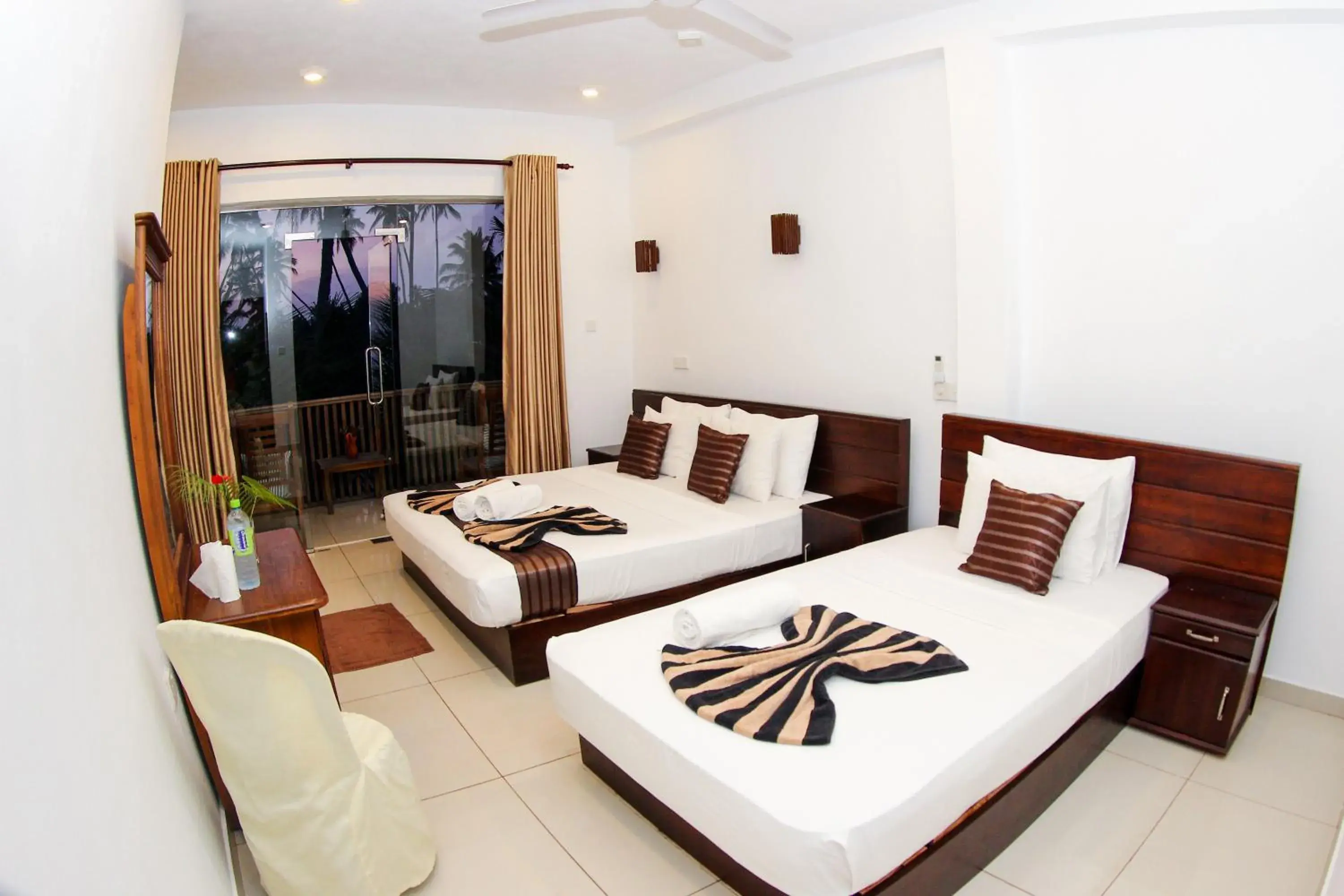 Standard Triple Room with Sea View in Dickwella Beach Standard Triple Room with Sea View in Dickwella Beach