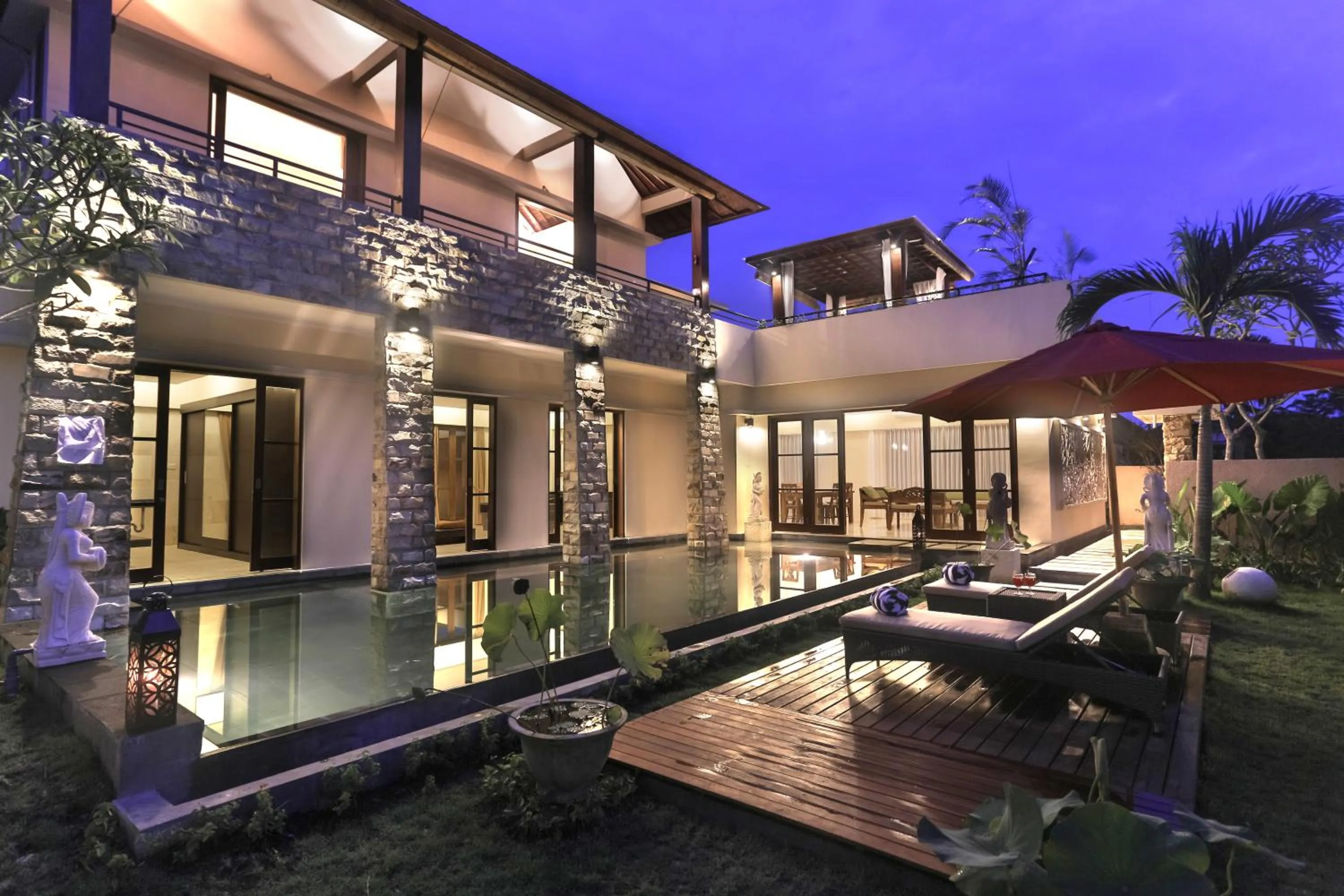 Property building in Villa Kumuda by Nakula