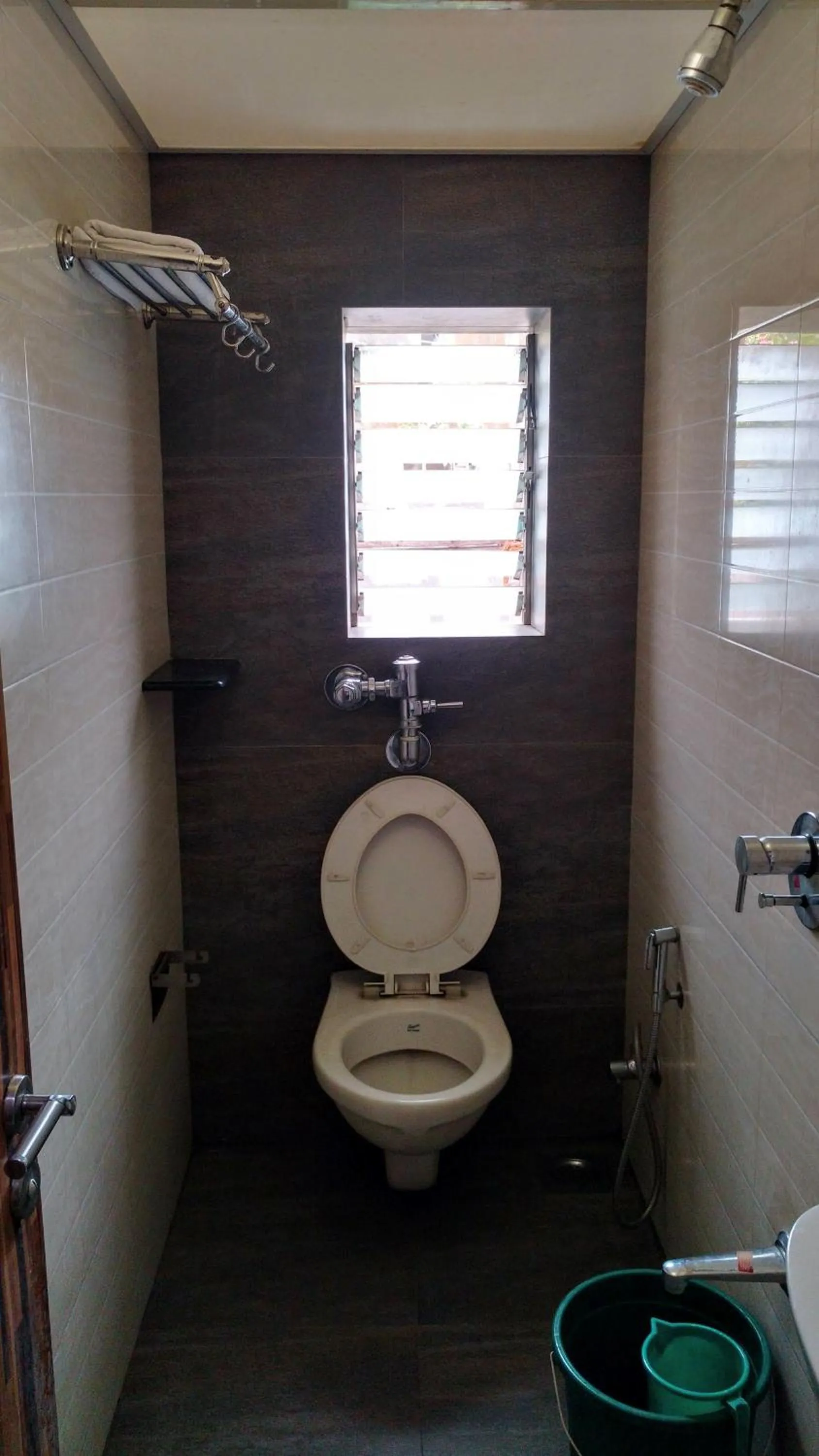 Shower in Pals Hotel