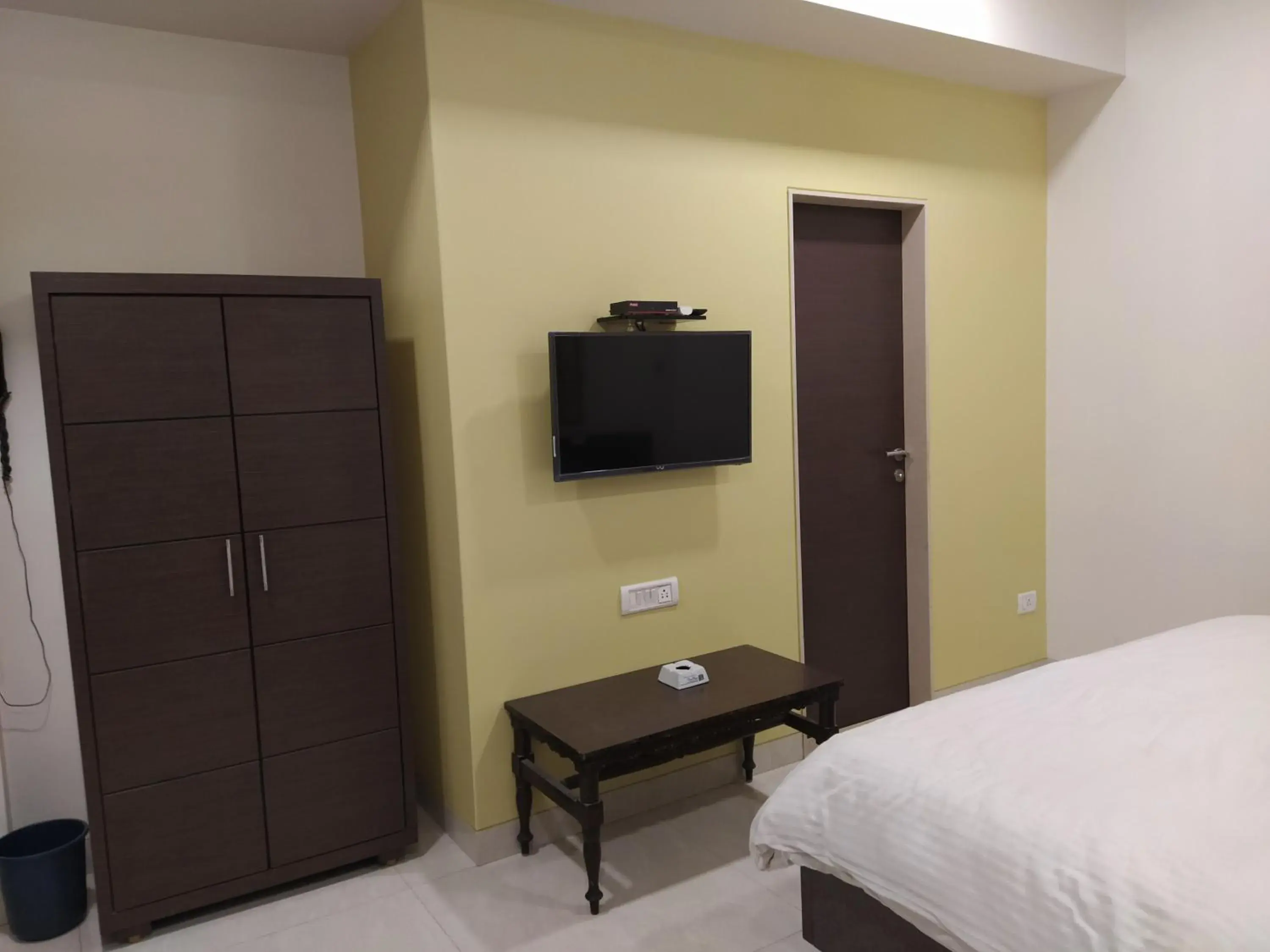 Bedroom, Bed in Pals Hotel Bedroom, Bed in Pals Hotel