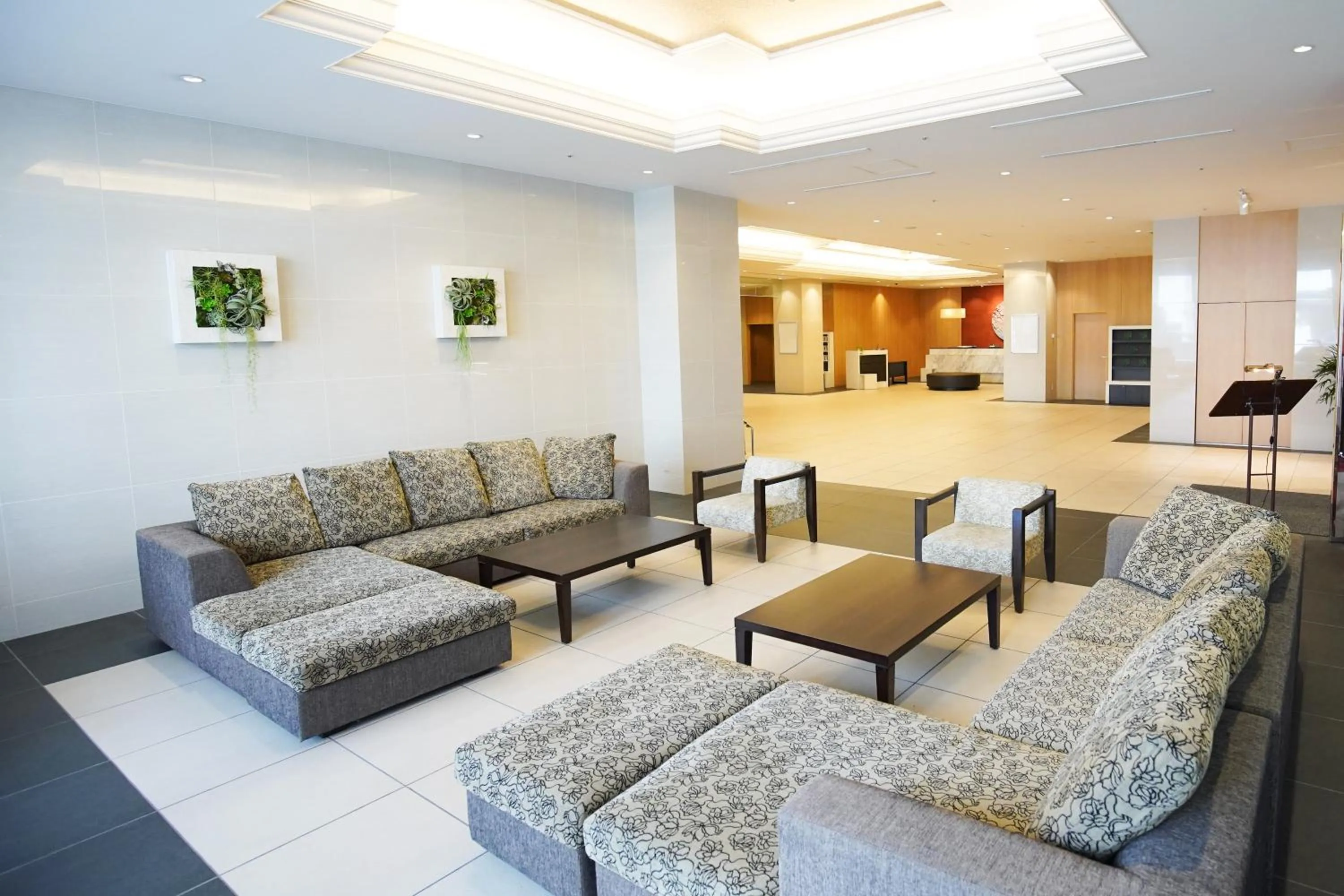 Lobby or reception in Hotel The West Hills Mito
