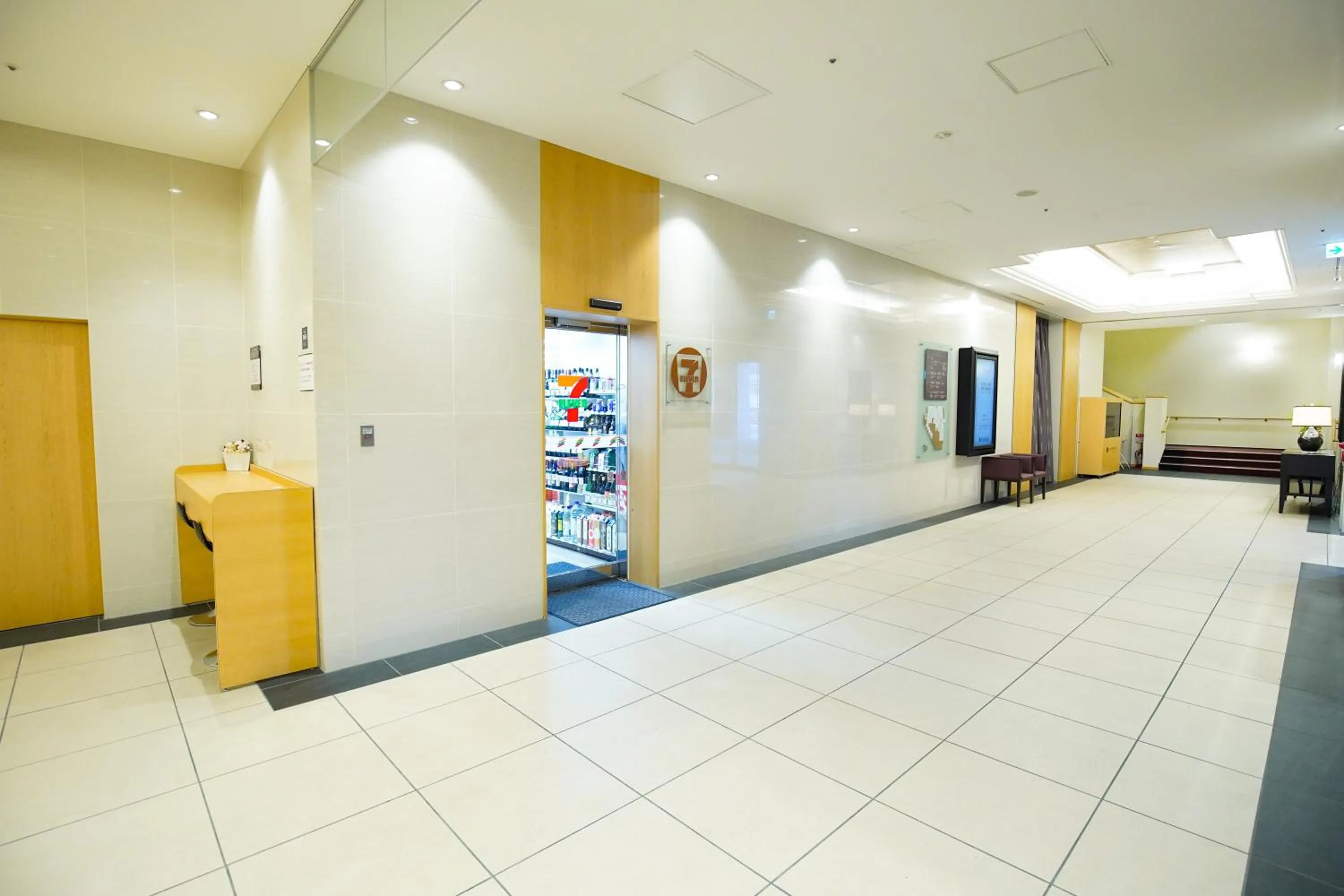 Lobby or reception in Hotel The West Hills Mito