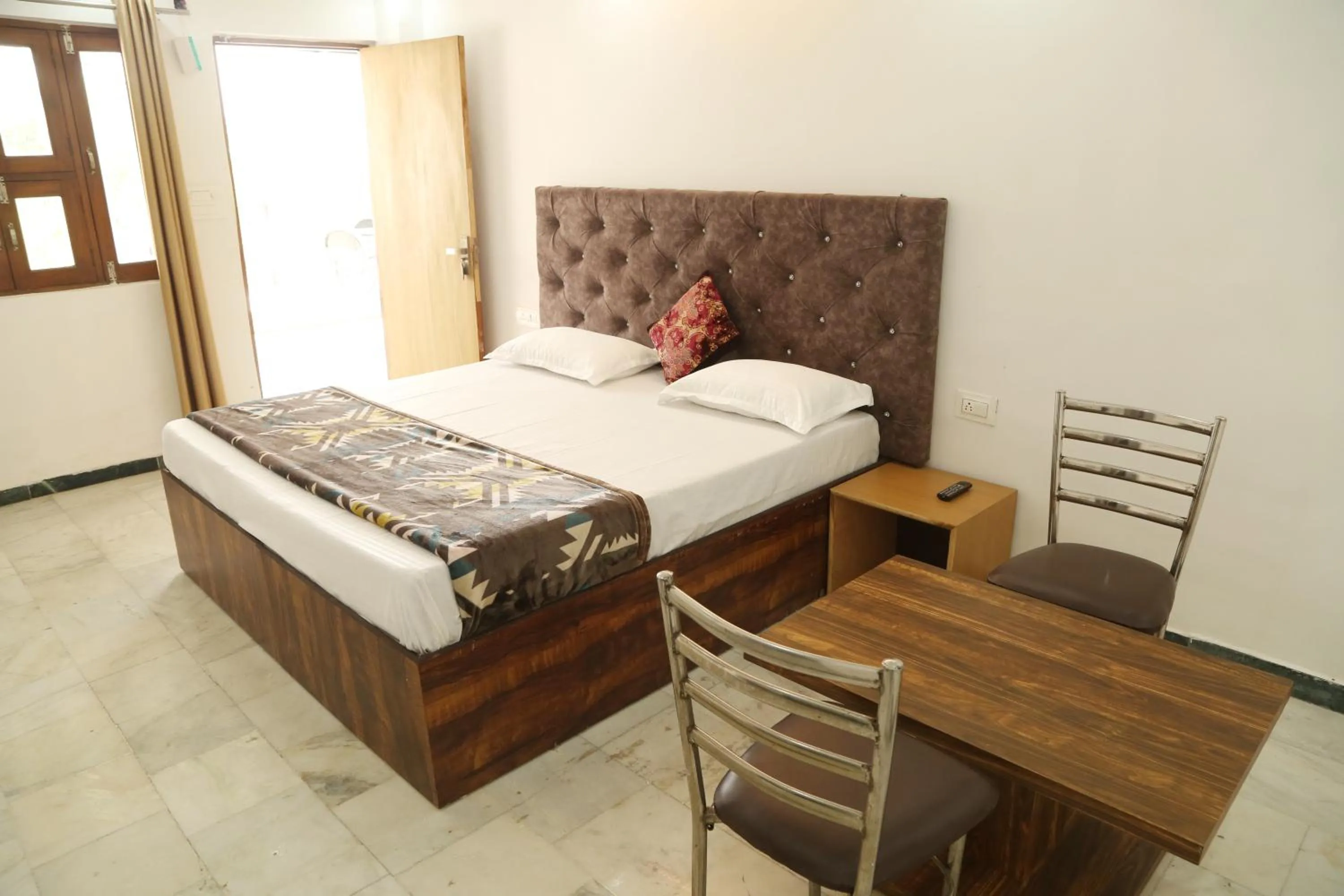 Bed in Shanti Residency