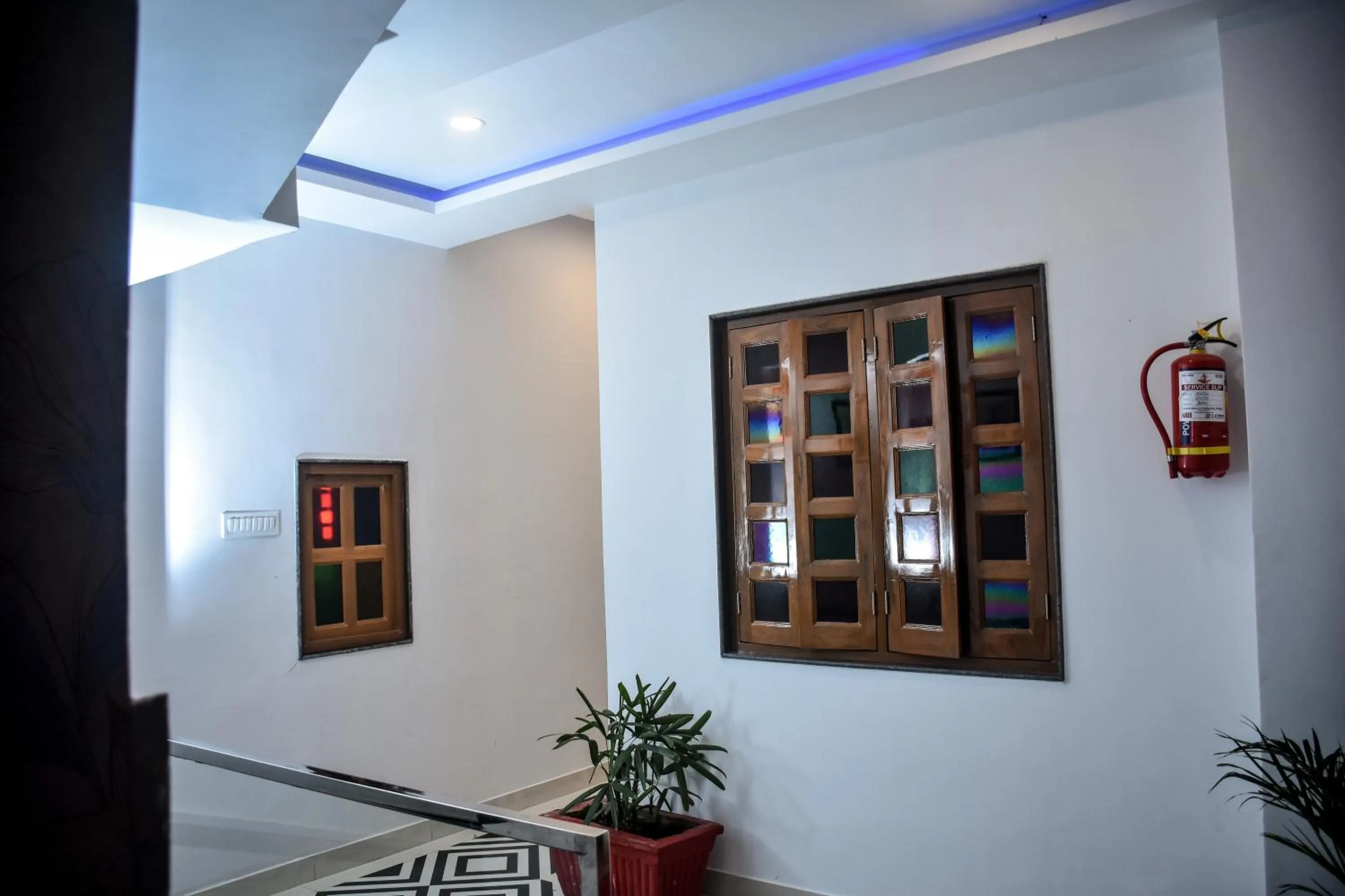 Property building in Hotel Lake Bridge