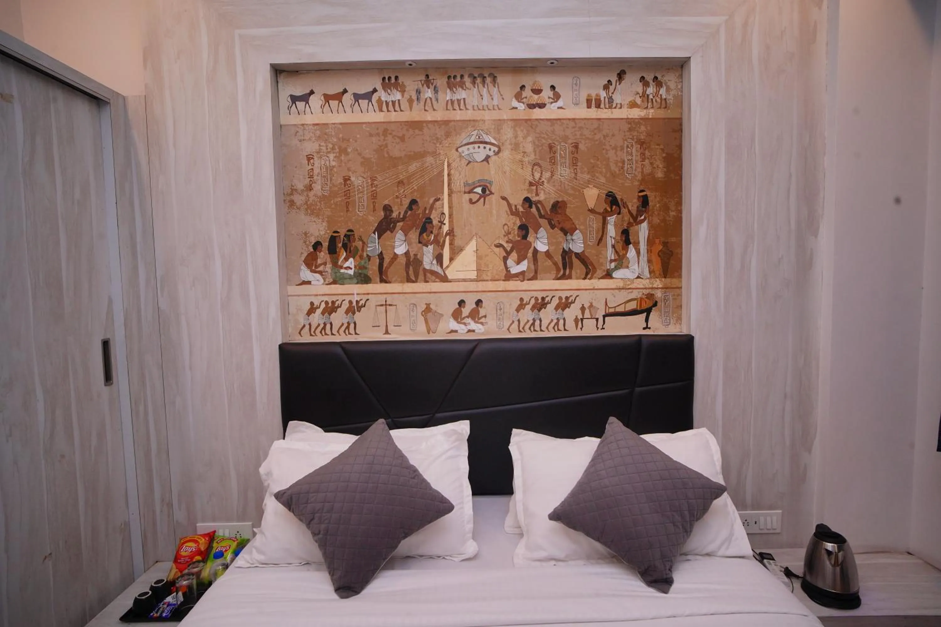 Bed in Hotel Lake Bridge