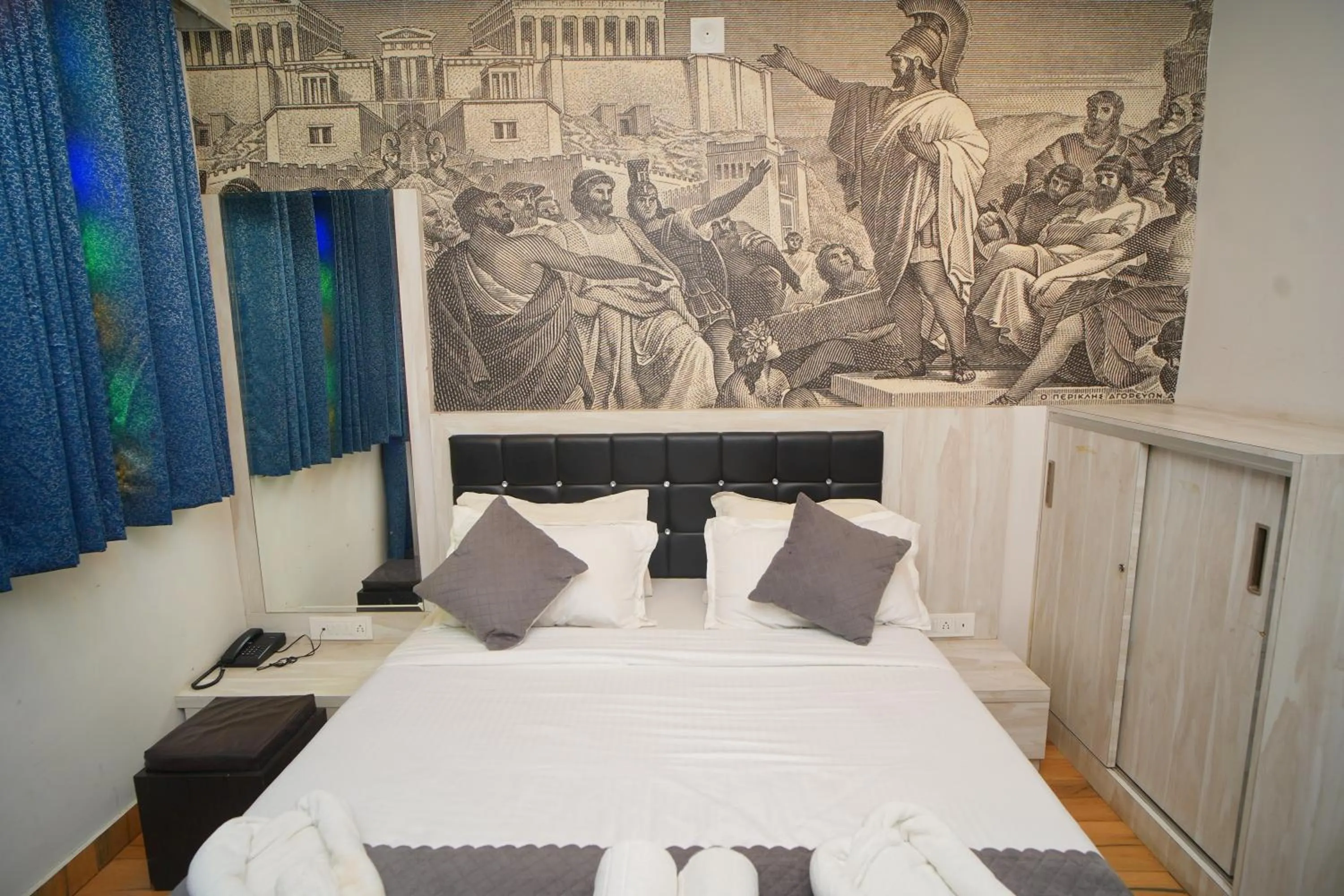 Bedroom, Bed in Hotel Lake Bridge