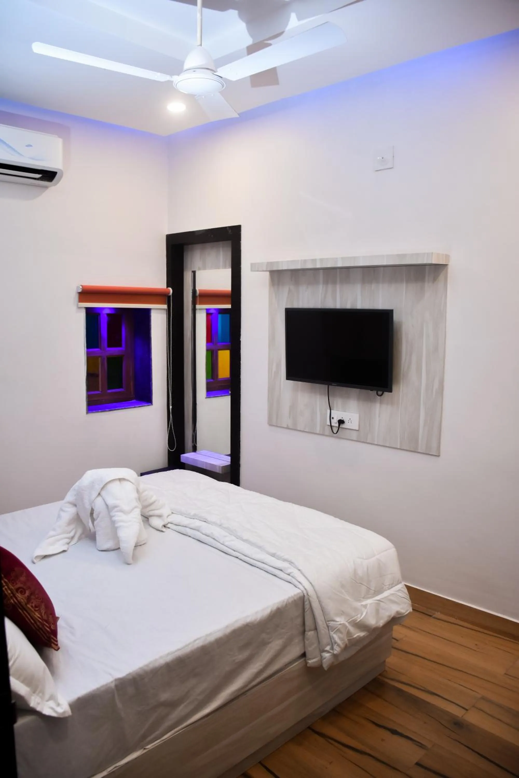 TV and multimedia, Bed in Hotel Lake Bridge