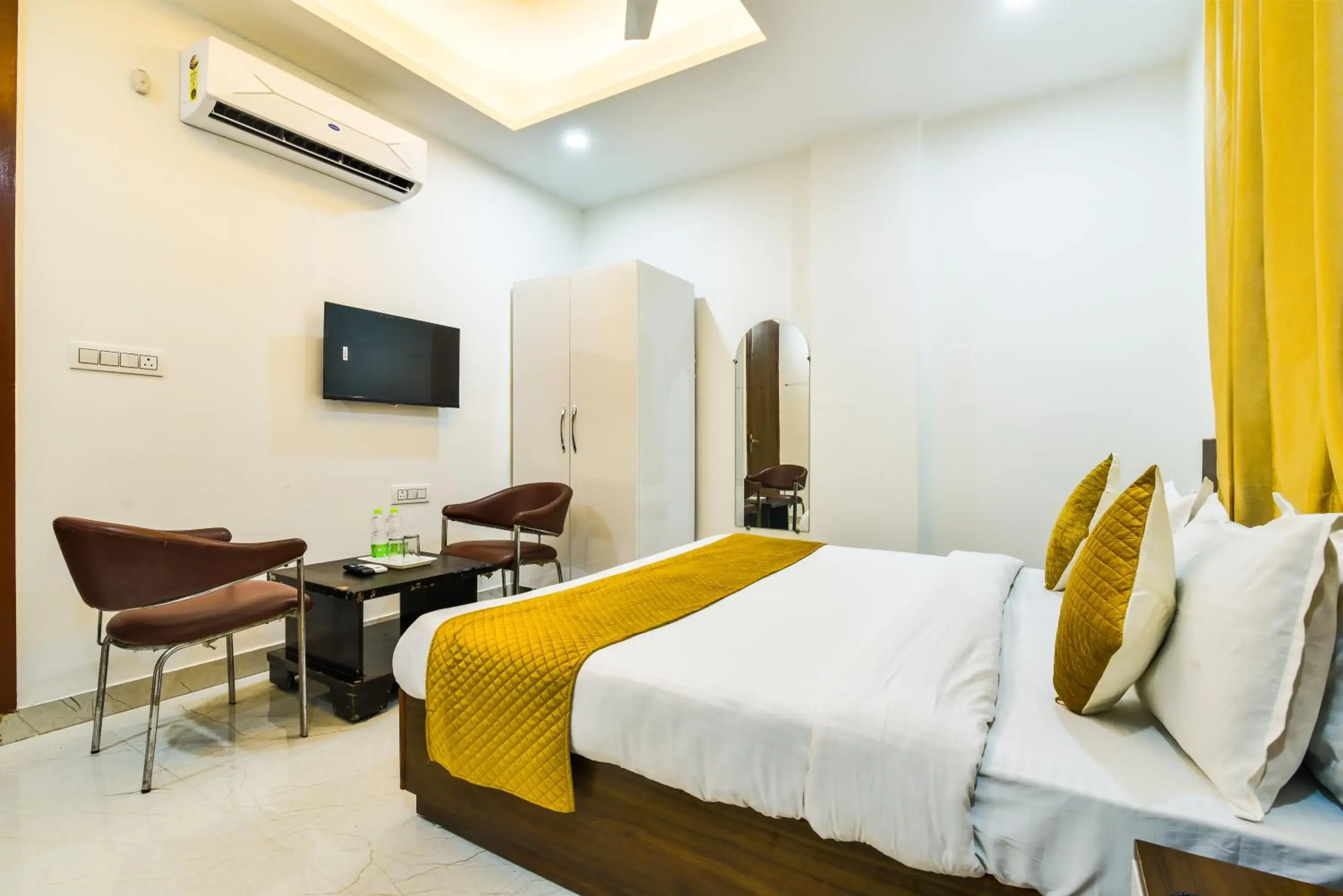 Photo of the whole room, Bed in Diplomat Regency Yashobhoomi Photo of the whole room, Bed in Diplomat Regency Yashobhoomi