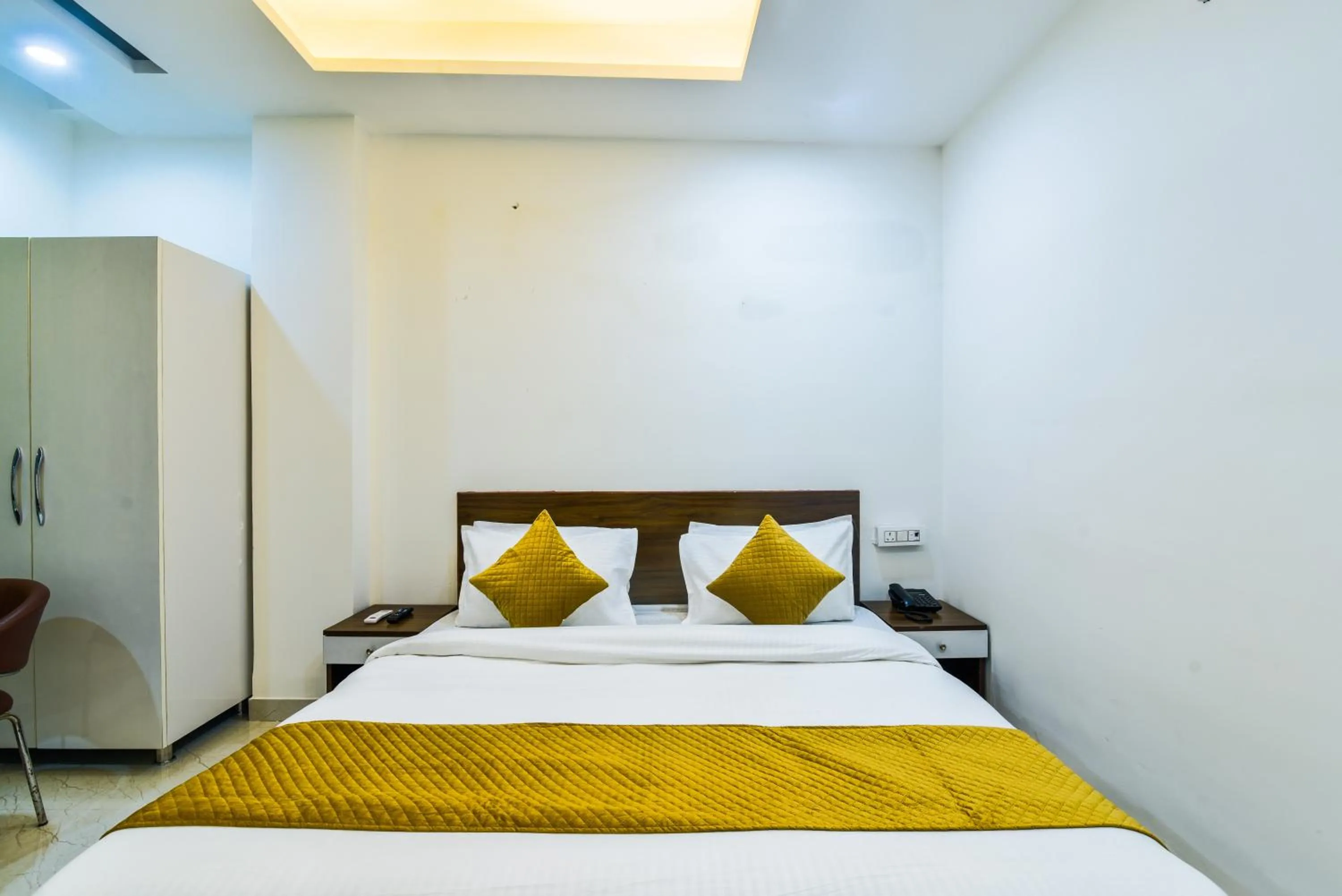 Bed in Diplomat Regency Yashobhoomi