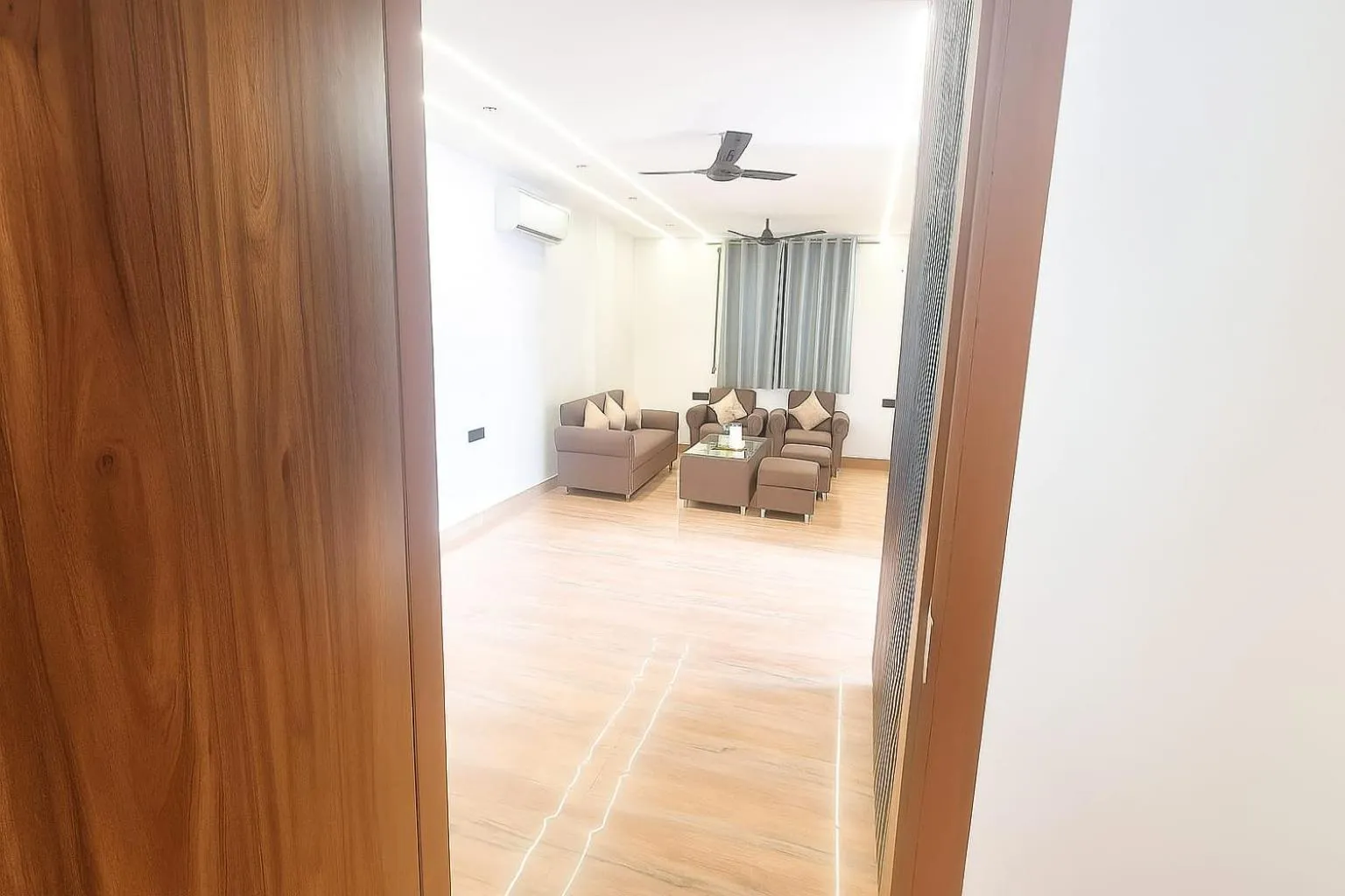 Seating area in Diplomat Regency Yashobhoomi