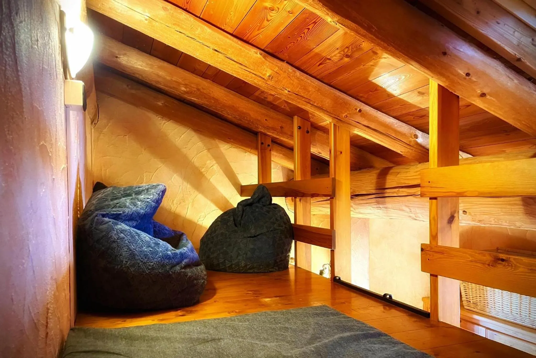 Seating area, Bed in Residence Trompe-L'oeil